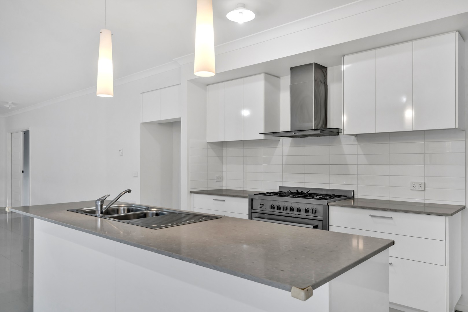 8 Lucy Crescent, Greenvale, VIC 3059, Greenvale - Thumbnail 3