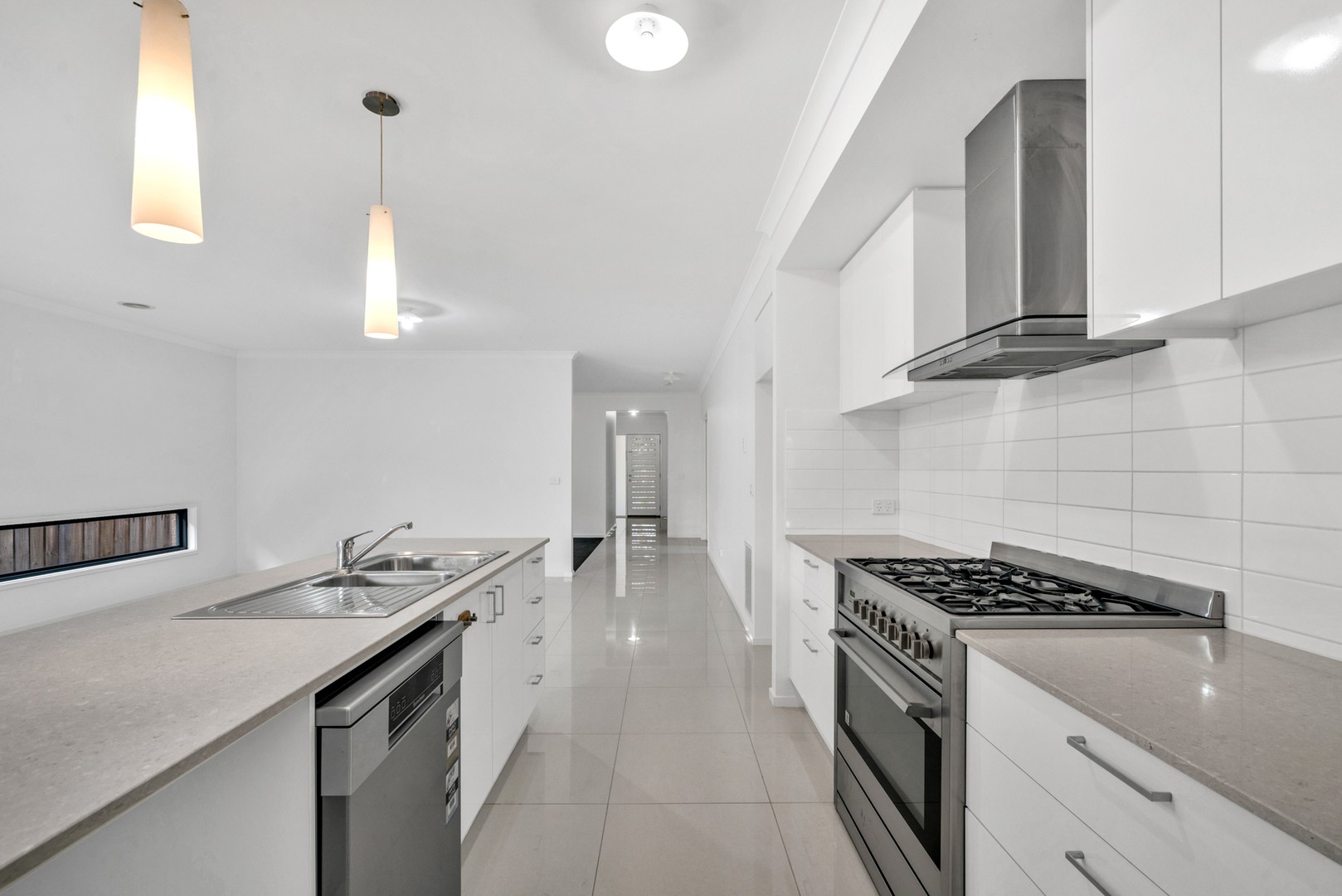 8 Lucy Crescent, Greenvale, VIC 3059, Greenvale - Thumbnail 4
