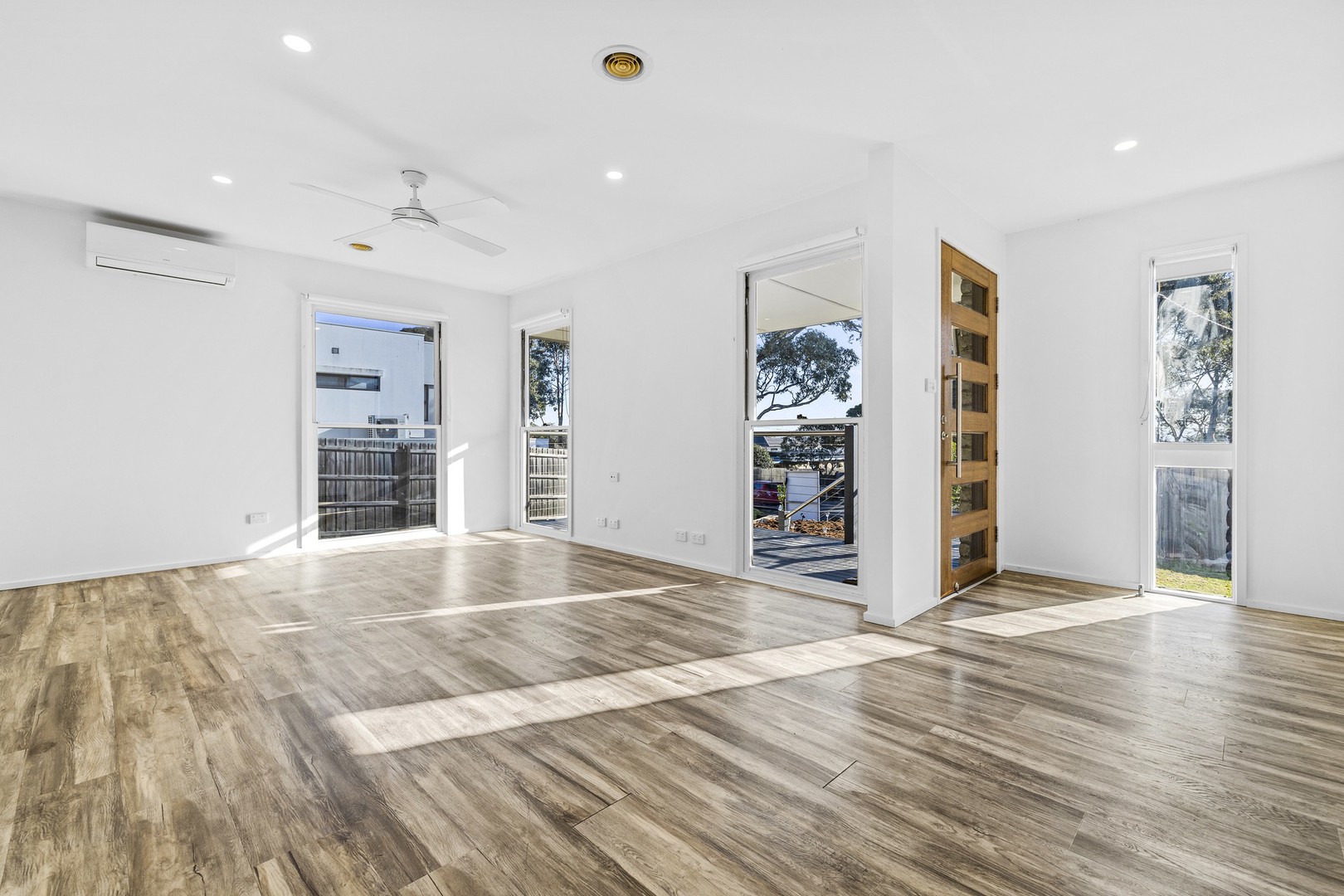 8 Luton Court, Rowville, VIC 3178 - Thumbnail 1 - 20/08/2026