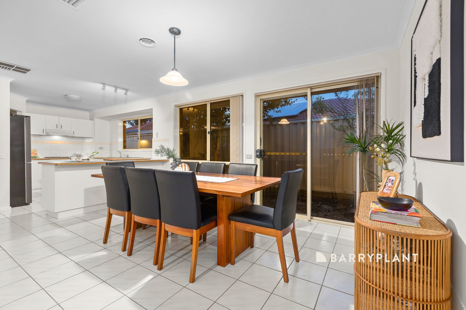 8 Madison Avenue, Narre Warren, VIC 3805, Narre Warren - Thumbnail 5