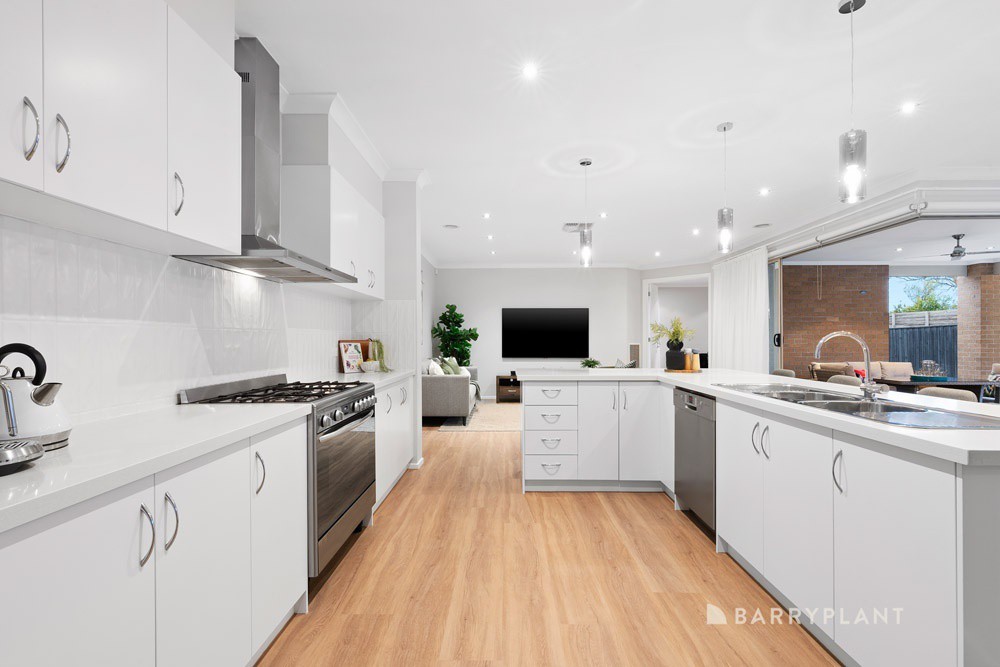 8 Makybe Way, South Morang, VIC 3752, South Morang - Thumbnail 3