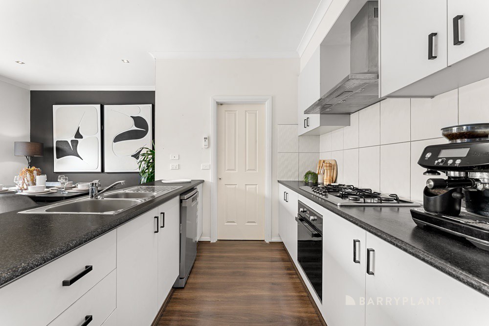 8 Mallard Mews, South Morang, VIC 3752, South Morang - Thumbnail 3