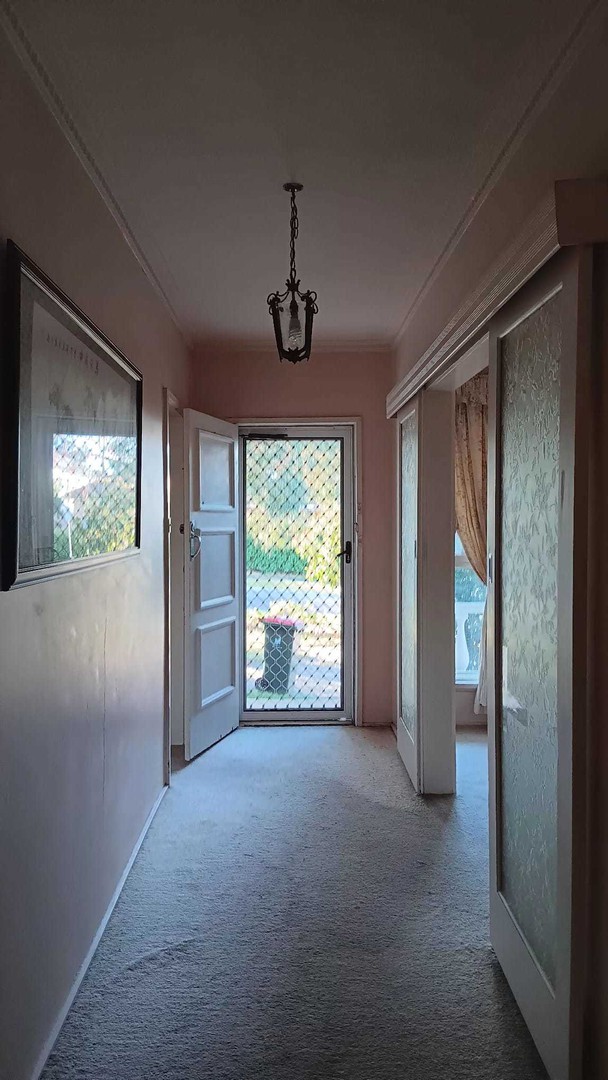 8 Mandowie Road, Glen Waverley, VIC 3150 - Thumbnail 2 - 28/05/2026