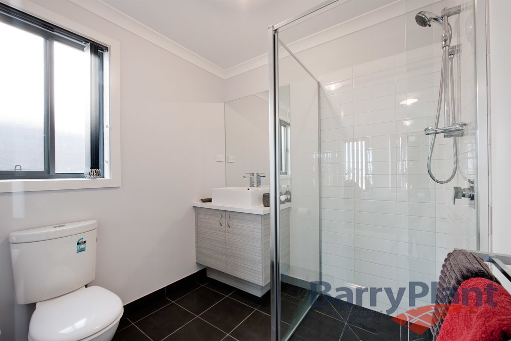 8 Manoora Terrace, Point Cook, VIC 3030, Point Cook - Thumbnail 4