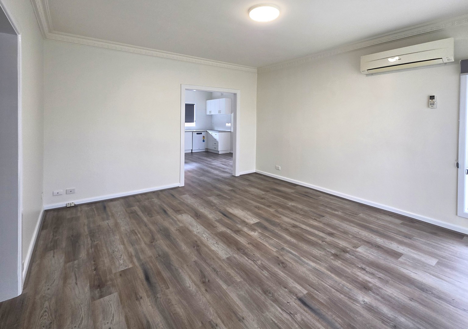 8 Marlo Street, Hamlyn Heights, VIC 3215 - Thumbnail 2 - 07/10/2026
