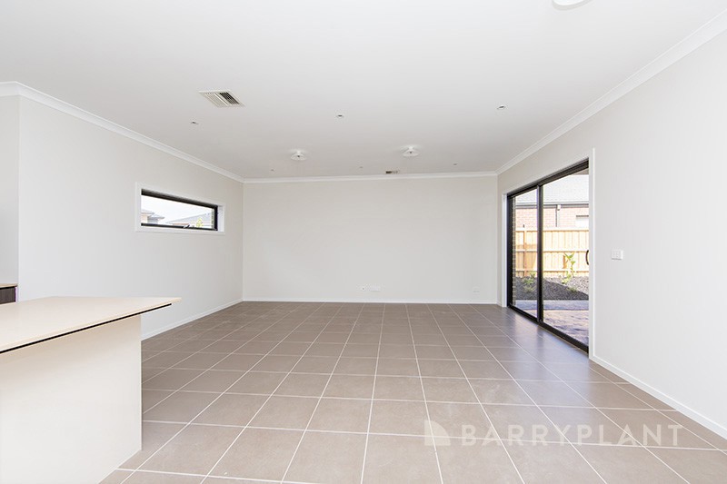 8 Matilda Drive, Keysborough, VIC 3173, Keysborough - Thumbnail 3