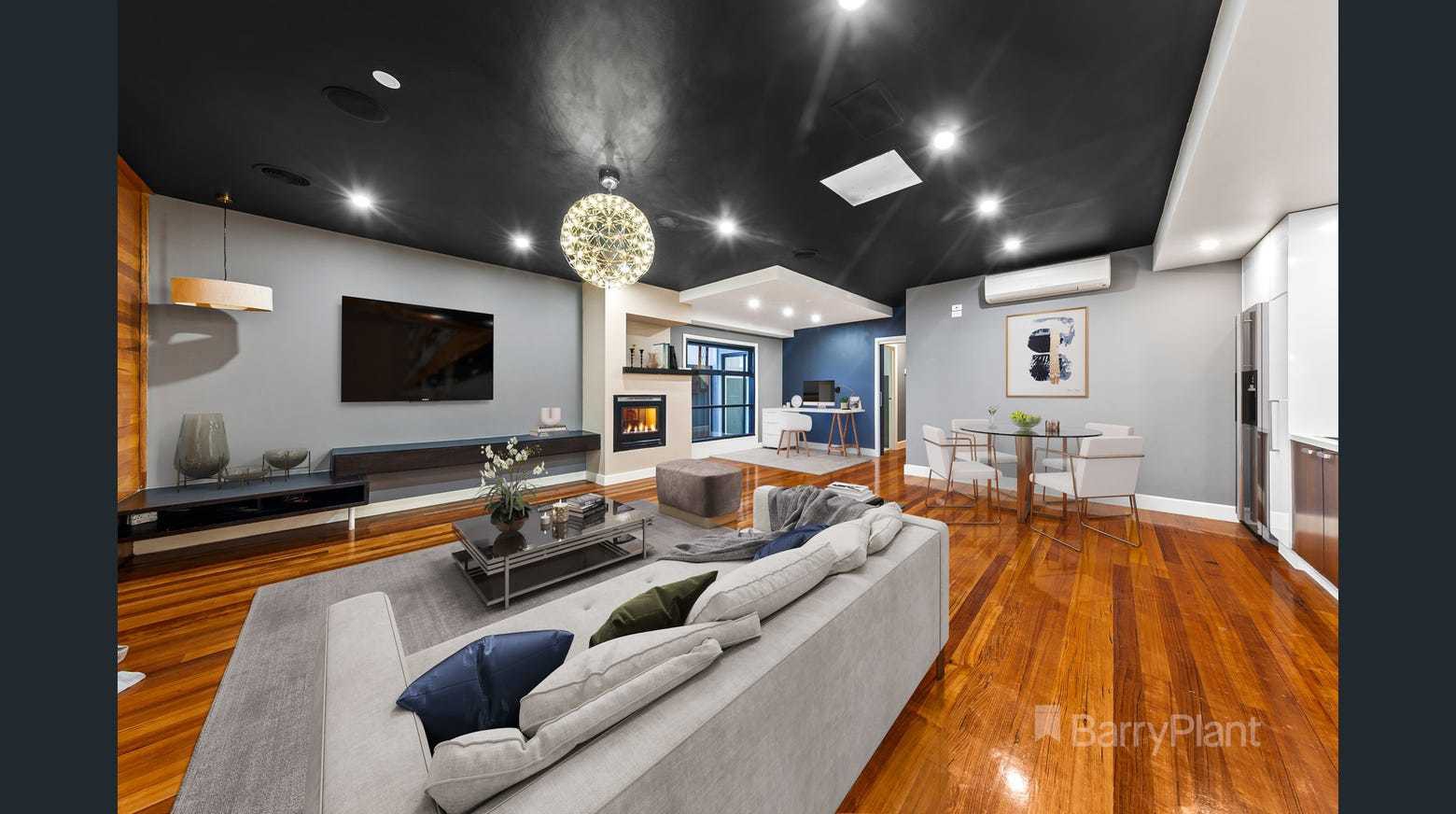 8 Meadowview Way, Cairnlea, VIC 3023 - Thumbnail 2 - 18/07/2025