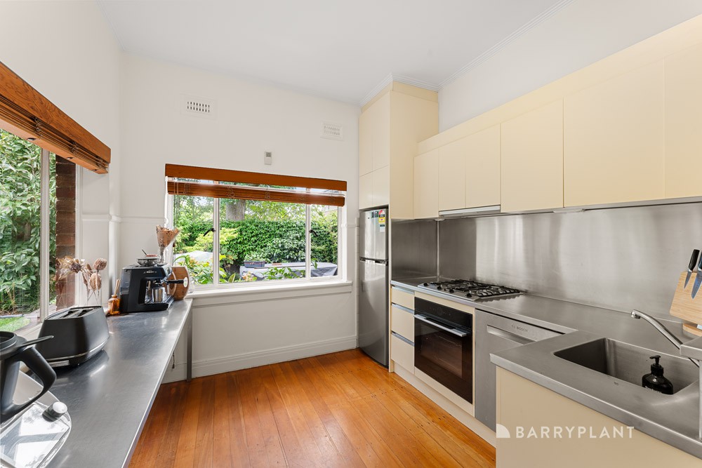 8 Melcombe Road, Ivanhoe, VIC 3079, Ivanhoe - Thumbnail 3