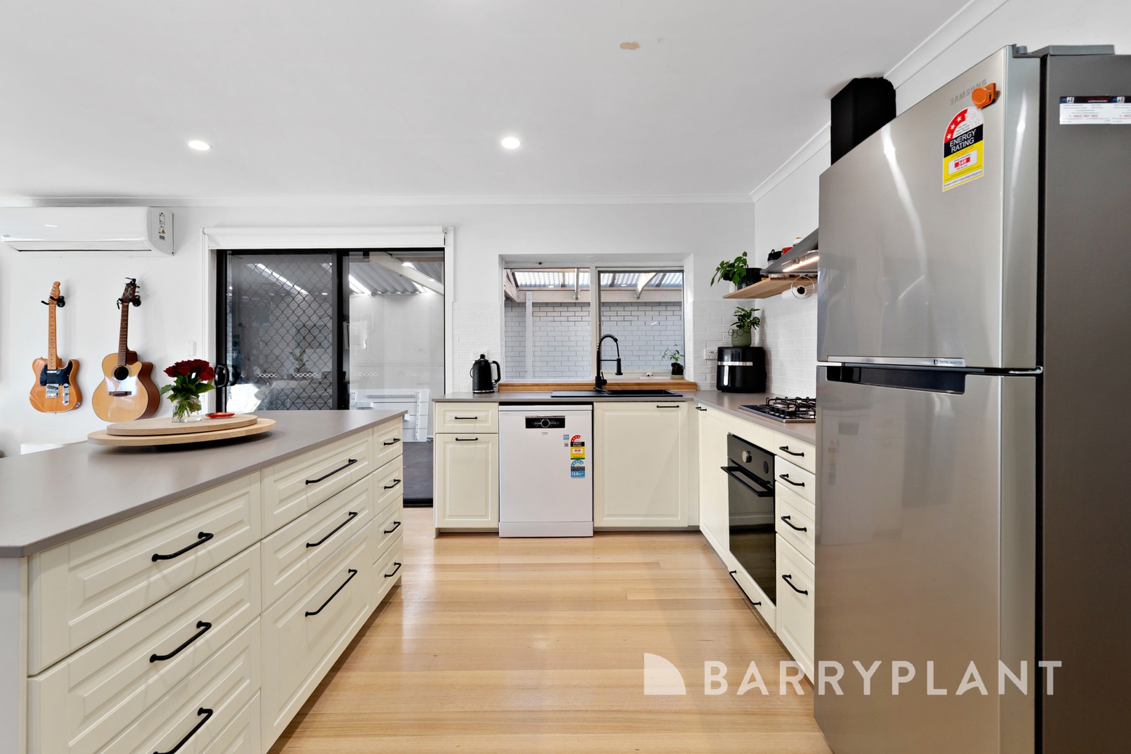 8 Mercer Court, Delahey, VIC 3037, Delahey - Thumbnail 8