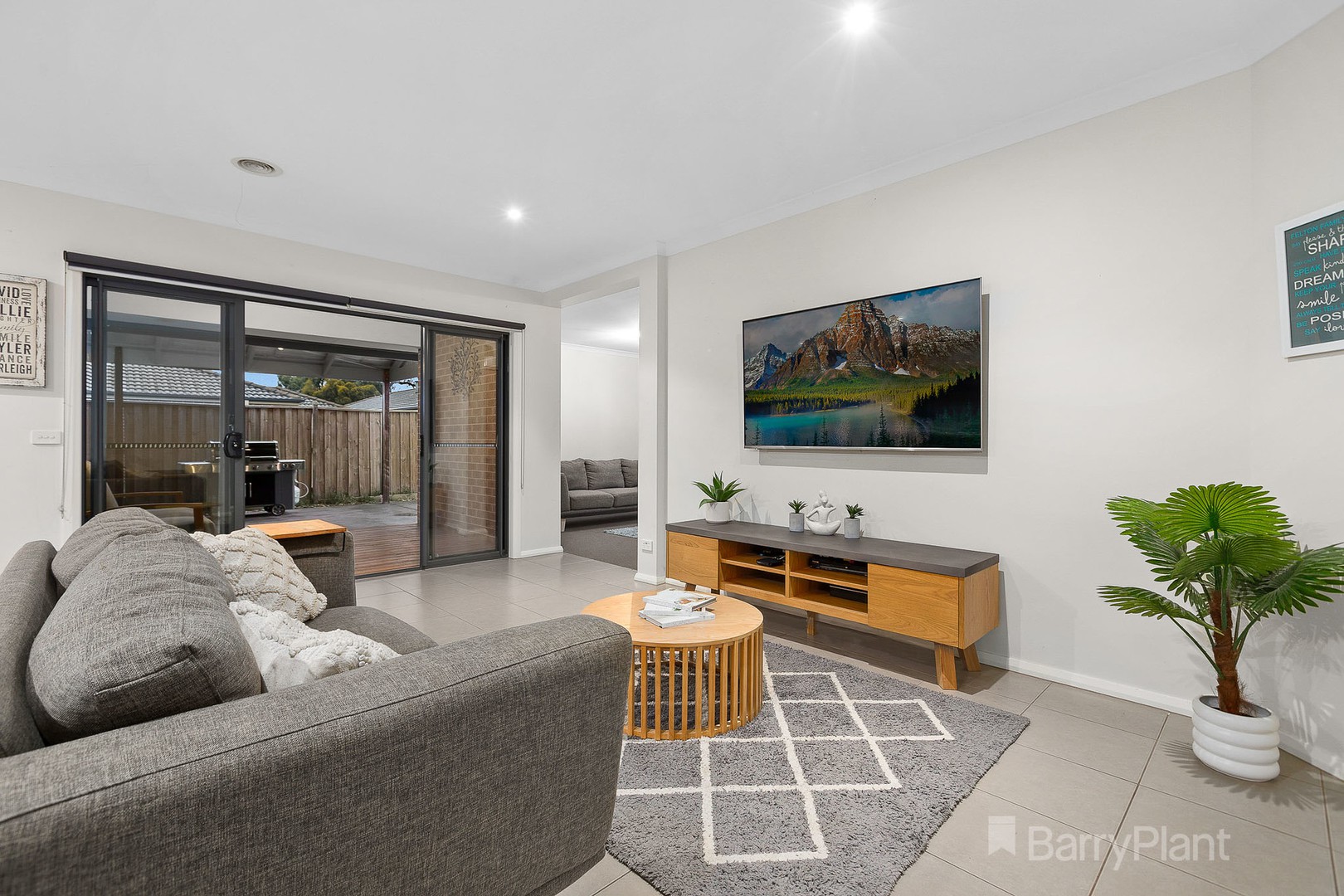 8 Moonlight Rise, Cranbourne East, VIC 3977, Cranbourne East - Thumbnail 7