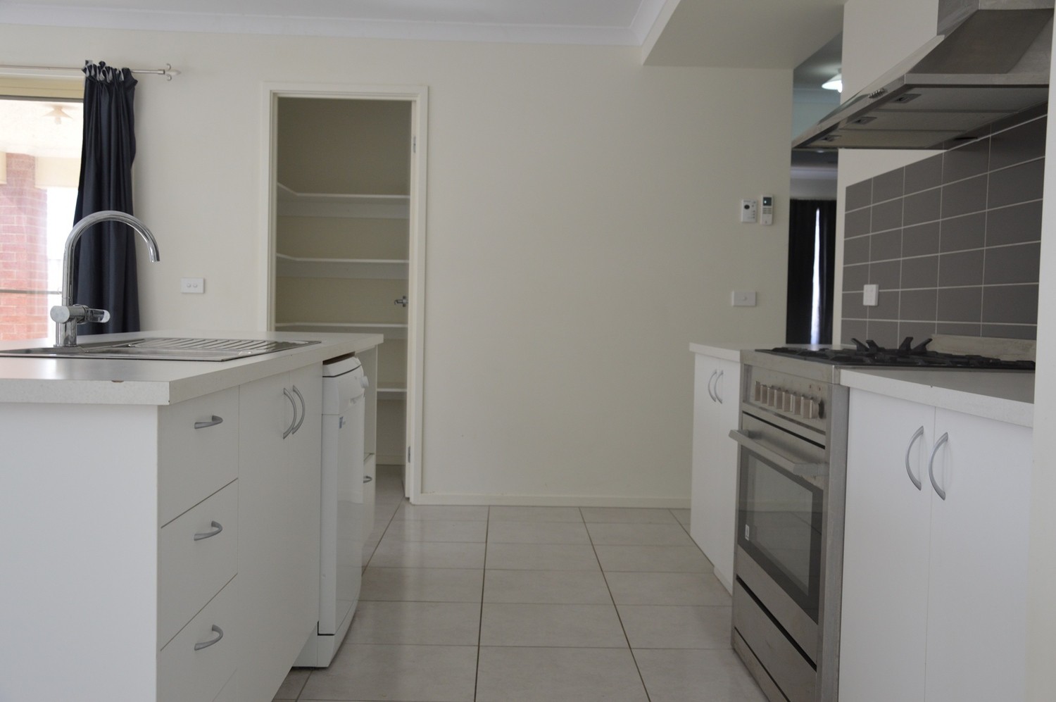 8 Mozart Avenue, Shepparton, VIC 3630 - Thumbnail 2 - 25/10/2021