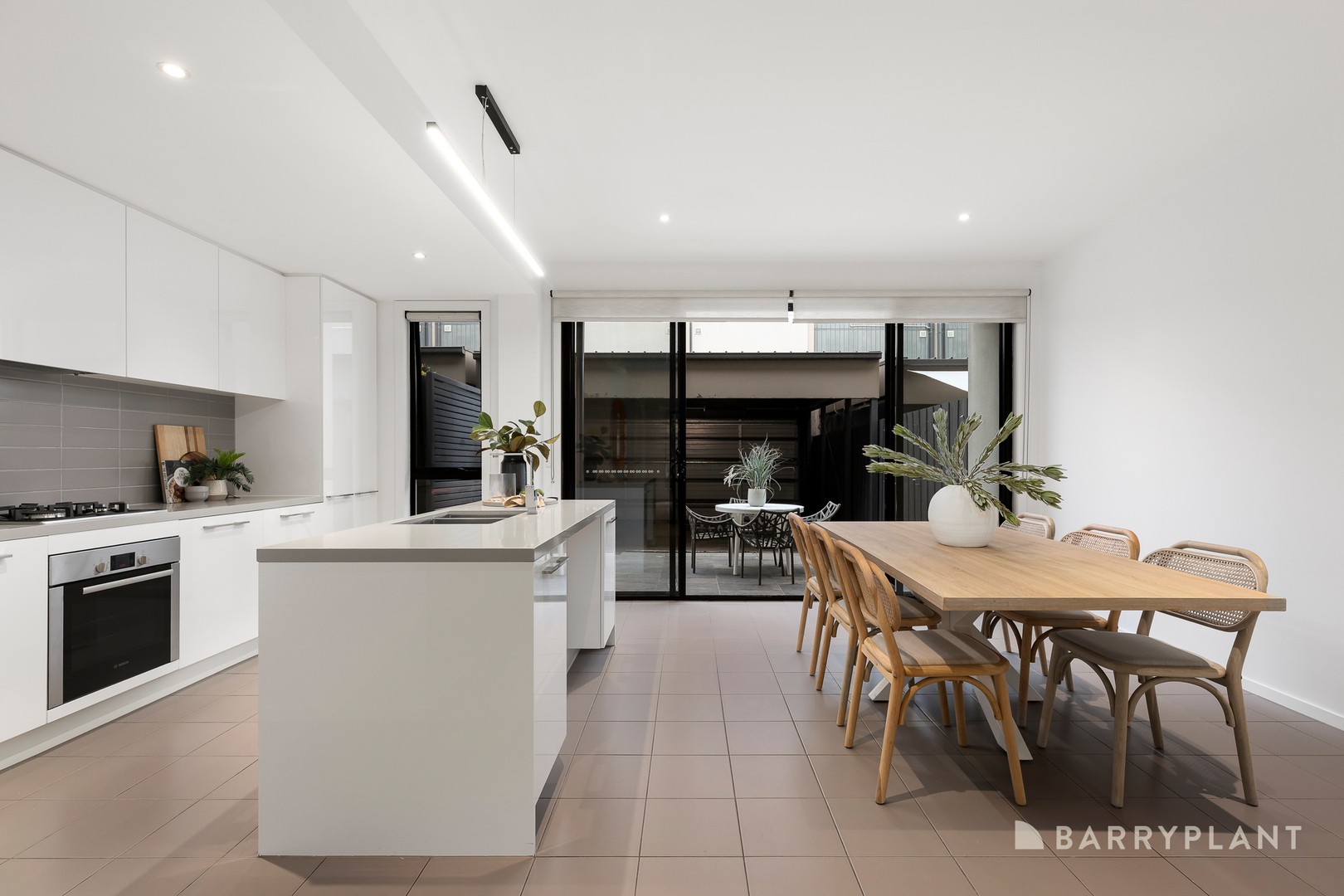 8 Mulberry Avenue, Cheltenham, VIC 3192, Cheltenham - Thumbnail 4
