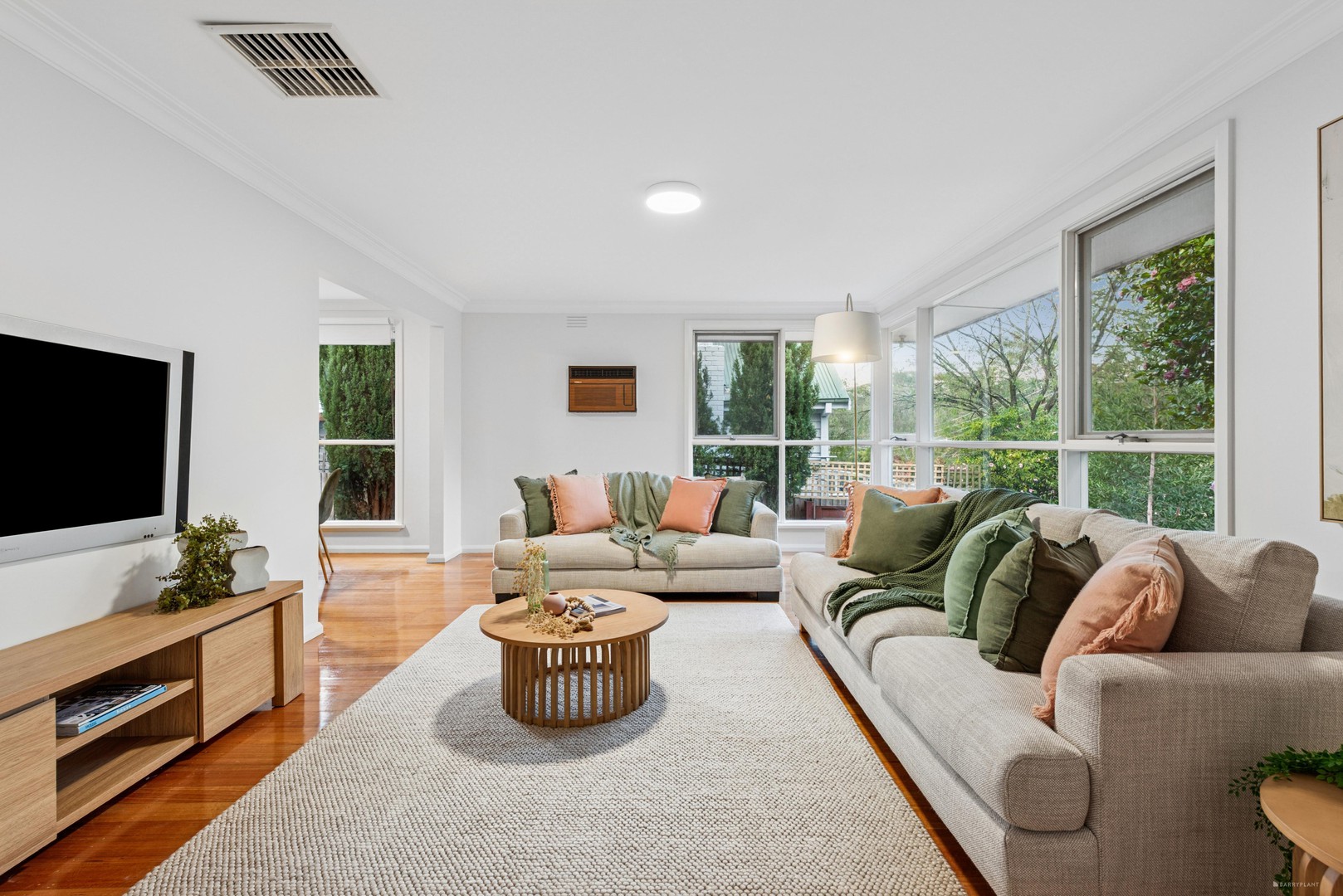 8 Munro Street, Mitcham, VIC 3132, Mitcham - Thumbnail 2