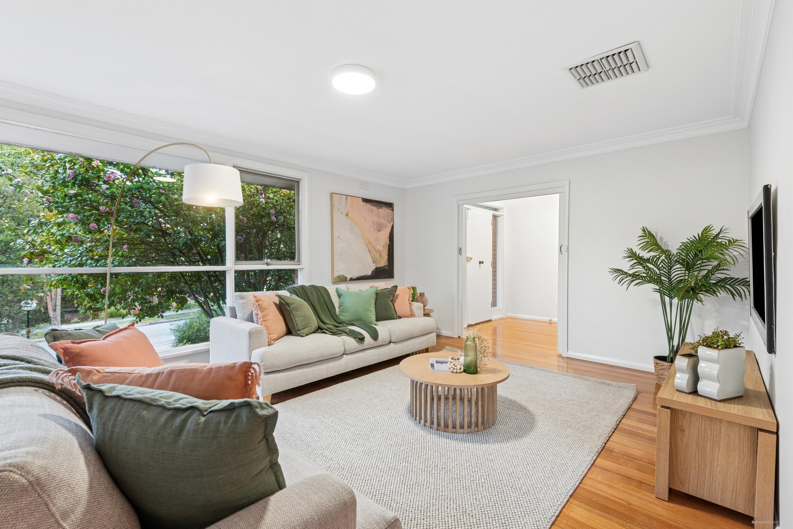 8 Munro Street, Mitcham, VIC 3132, Mitcham - Thumbnail 3