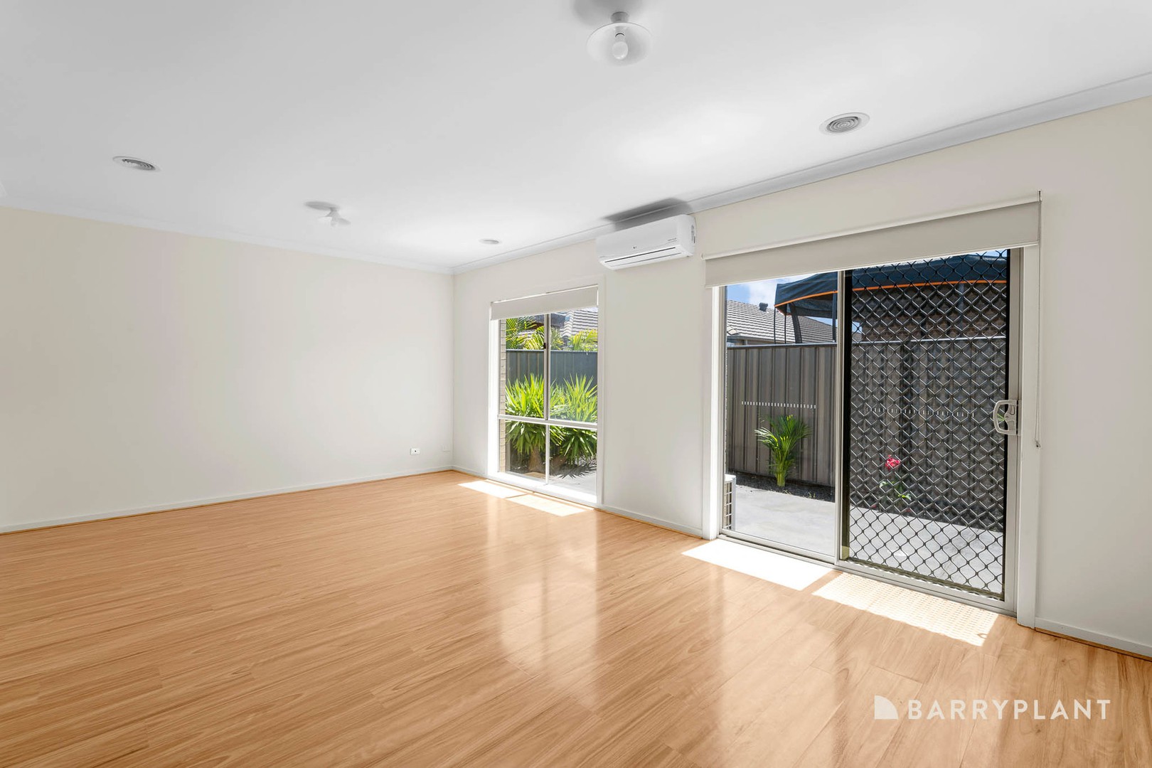 8 Murgese Circuit, Clyde North, VIC 3978, Clyde North - Thumbnail 4