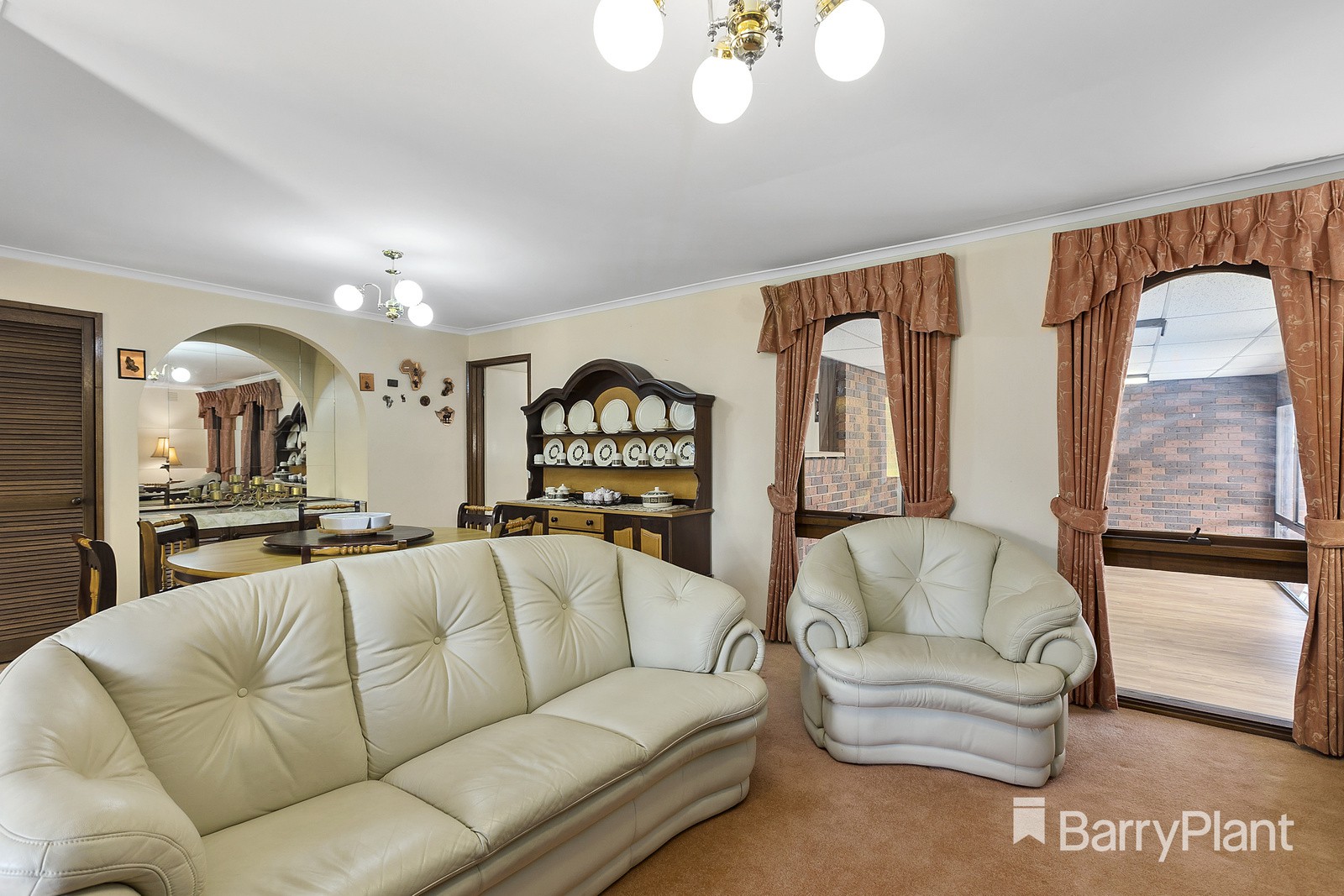 8 Murillo Court, Wheelers Hill, VIC 3150 - Thumbnail 2 - 04/10/2022