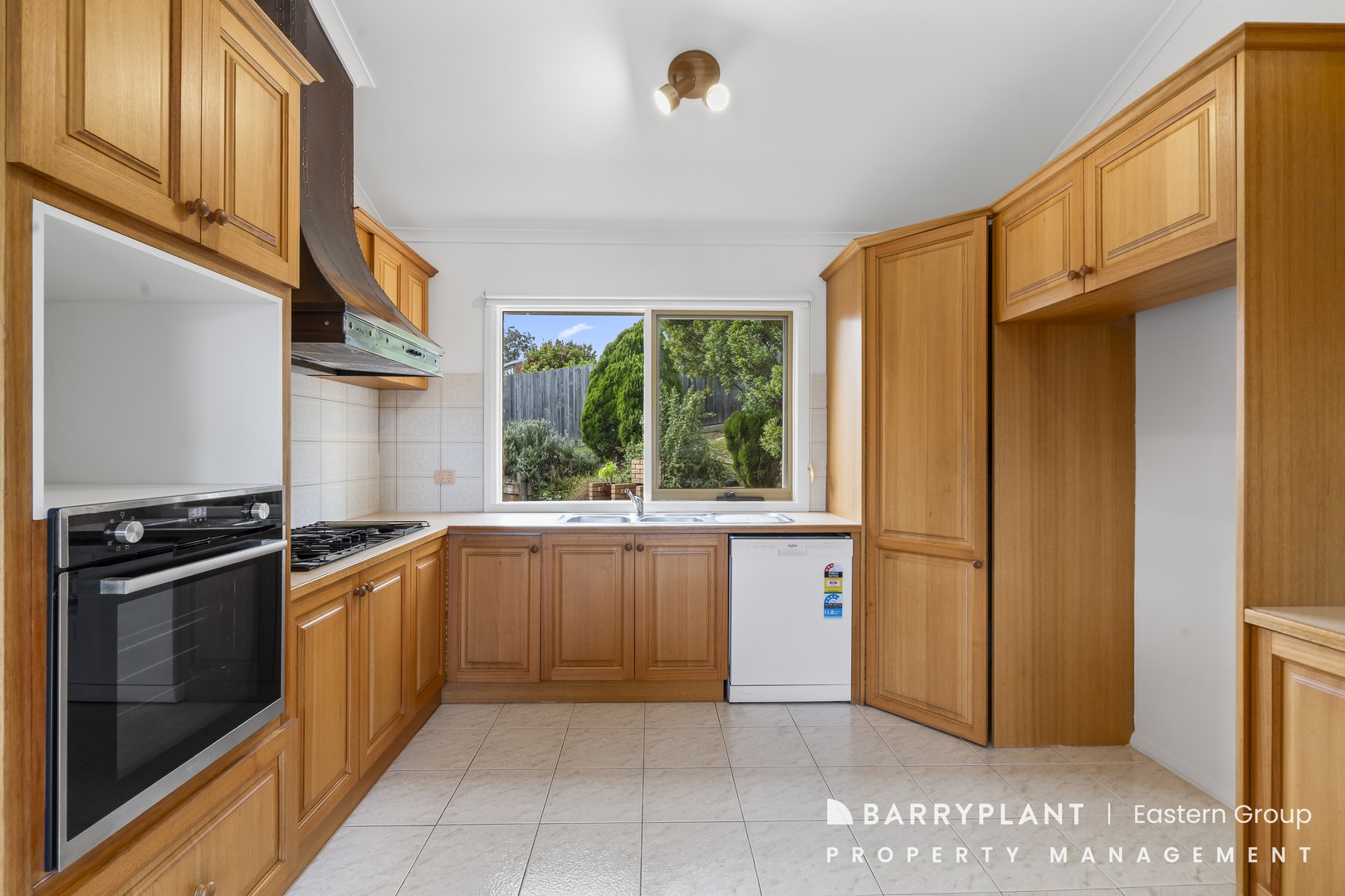 8 Narcissus Court, Doncaster East, VIC 3109 - Thumbnail 2 - 21/08/2026
