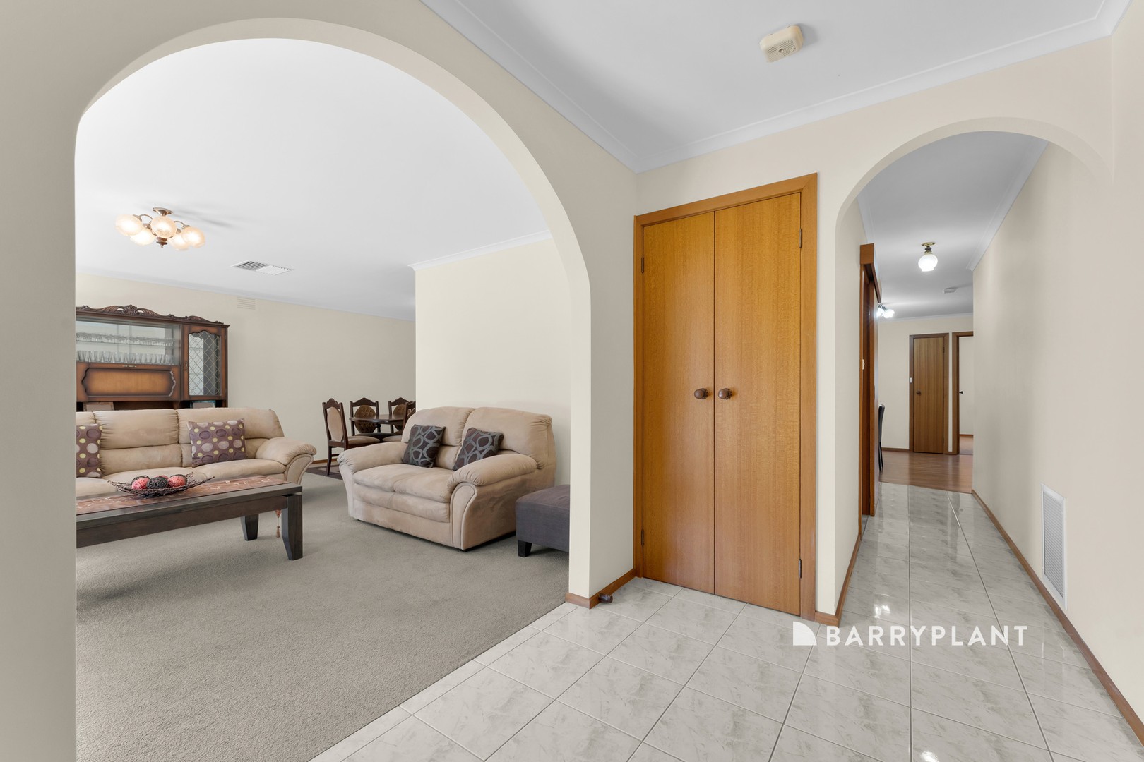 8 Nash Court, Endeavour Hills, VIC 3802 - Thumbnail 2 - 18/02/2026