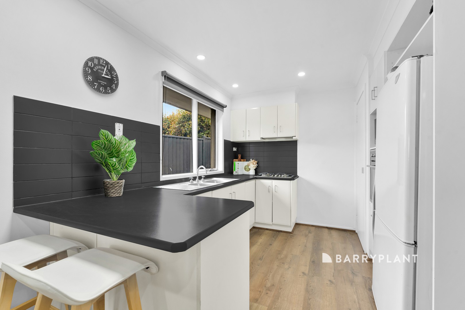 8 Nesbit Court, Cranbourne North, VIC 3977, Cranbourne North - Thumbnail 2