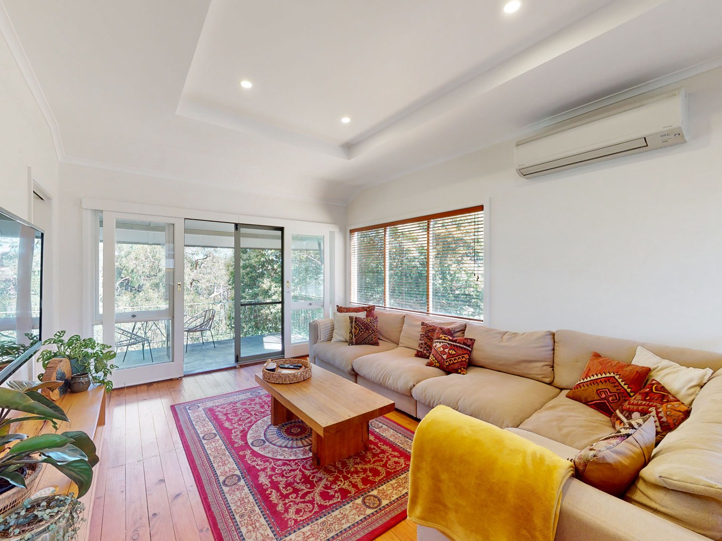 8 Ness Street, Diamond Creek, VIC 3089 - Thumbnail 2 - 09/02/2023