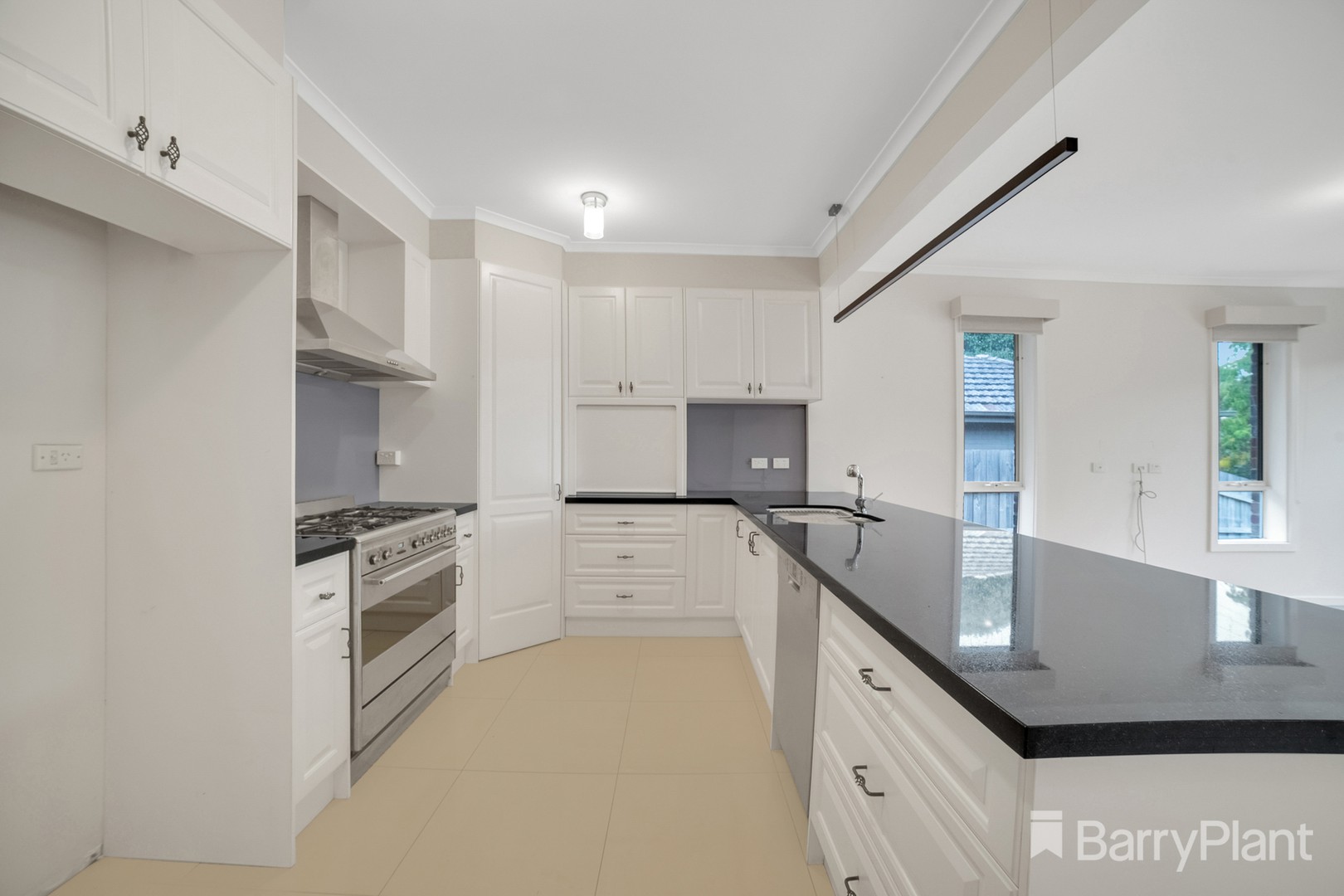 8 Newhaven Road, Burwood East, VIC 3151, Burwood East - Thumbnail 4