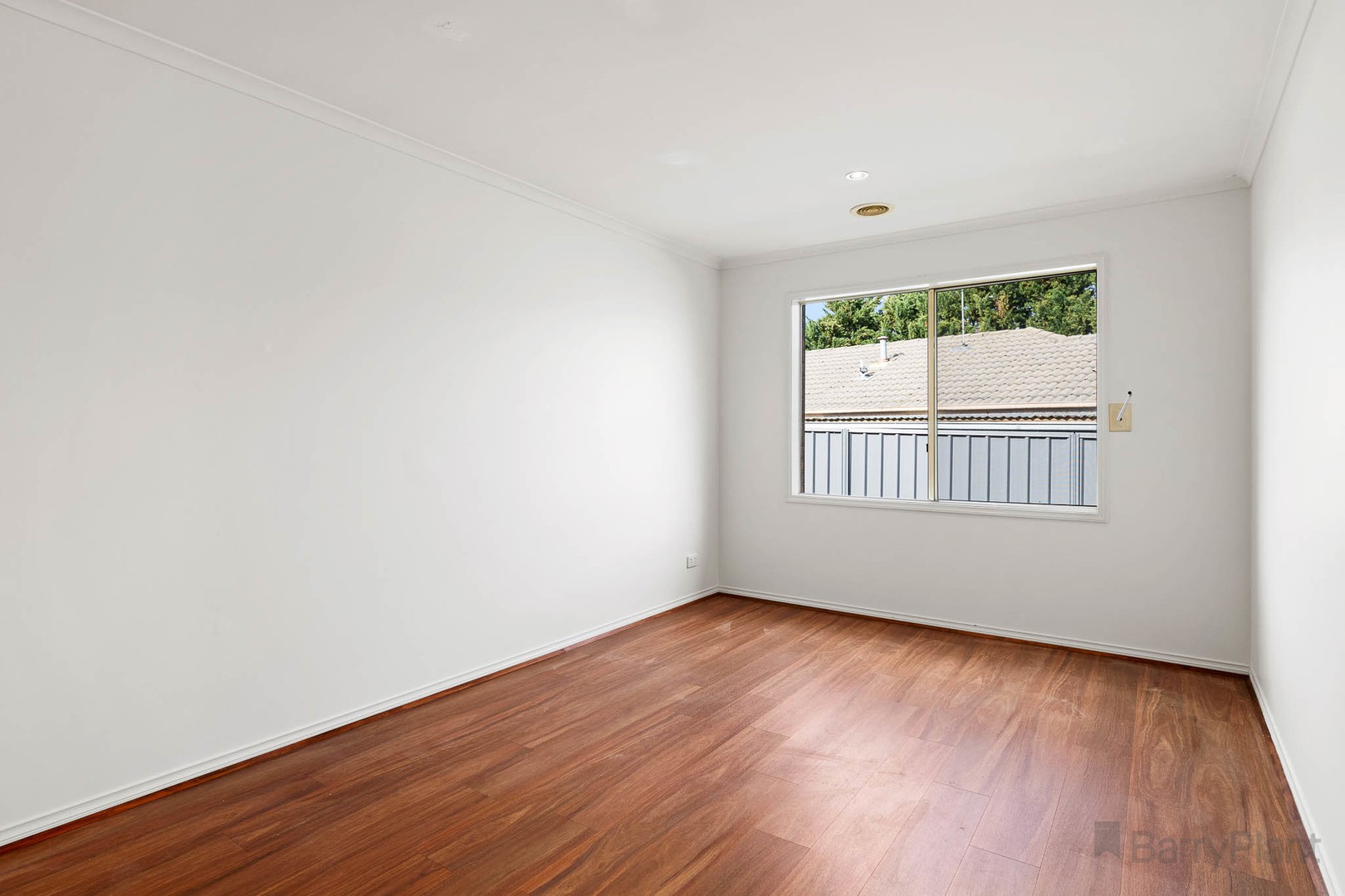 8 Nicola Court, Pakenham, VIC 3810, Pakenham - Thumbnail 4
