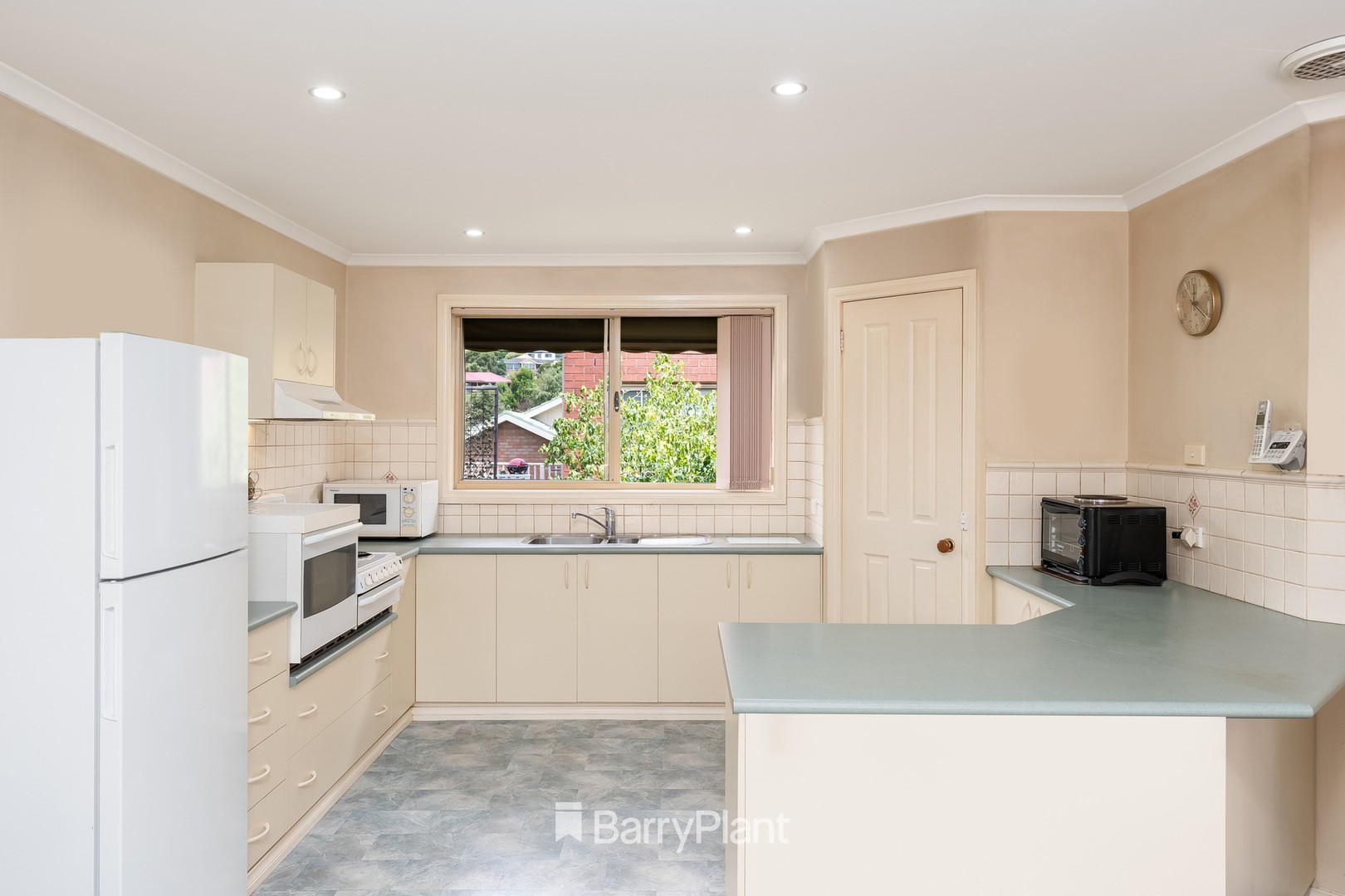 8 Nireeda CourtWandana Heights, VIC 3216, Wandana Heights - Thumbnail 5