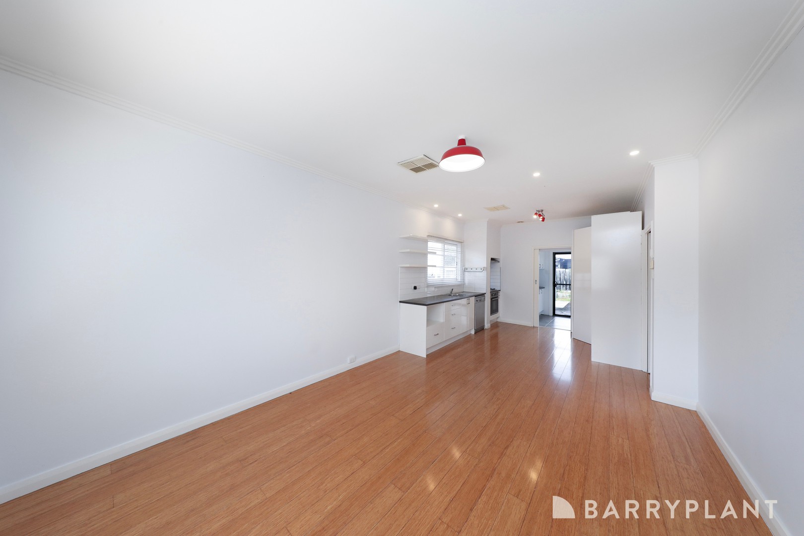 8 Nixon Street, Sunshine, VIC 3020, Sunshine - Thumbnail 4