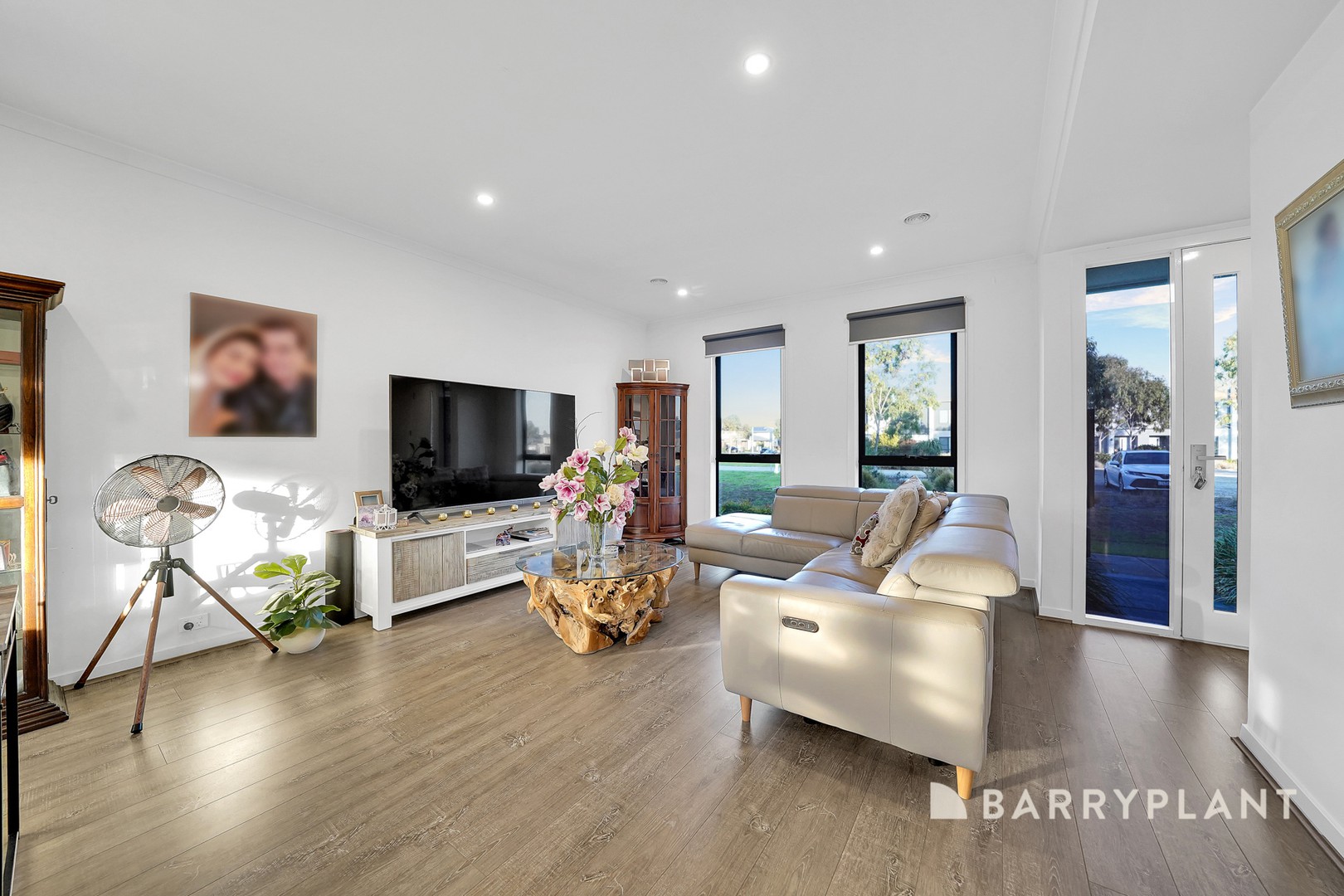 8 Nostrand Walk, Point Cook, VIC 3030, Point Cook - Thumbnail 4
