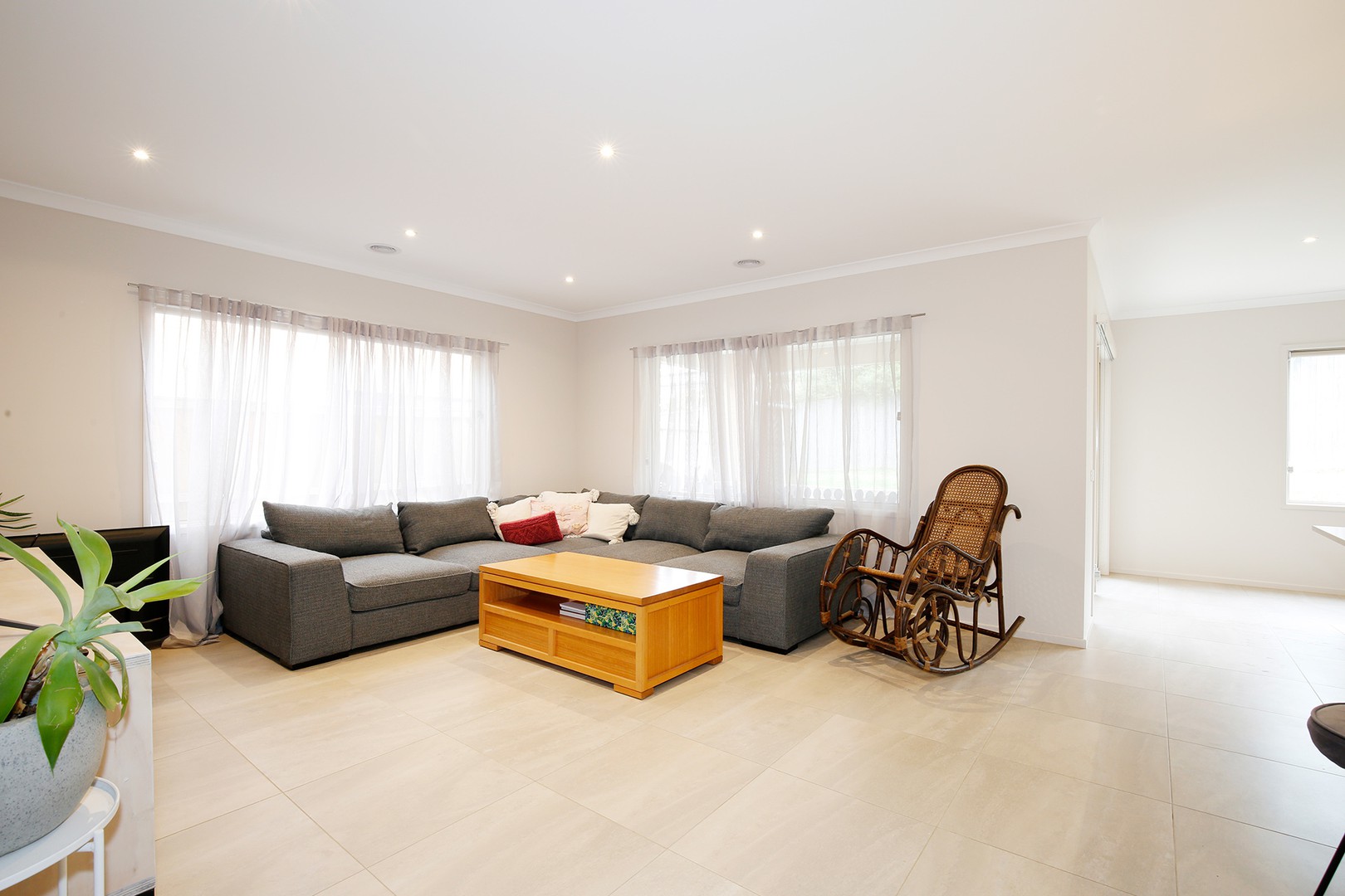 8 Nutmeg Close, Berwick, VIC 3806, Berwick - Thumbnail 4