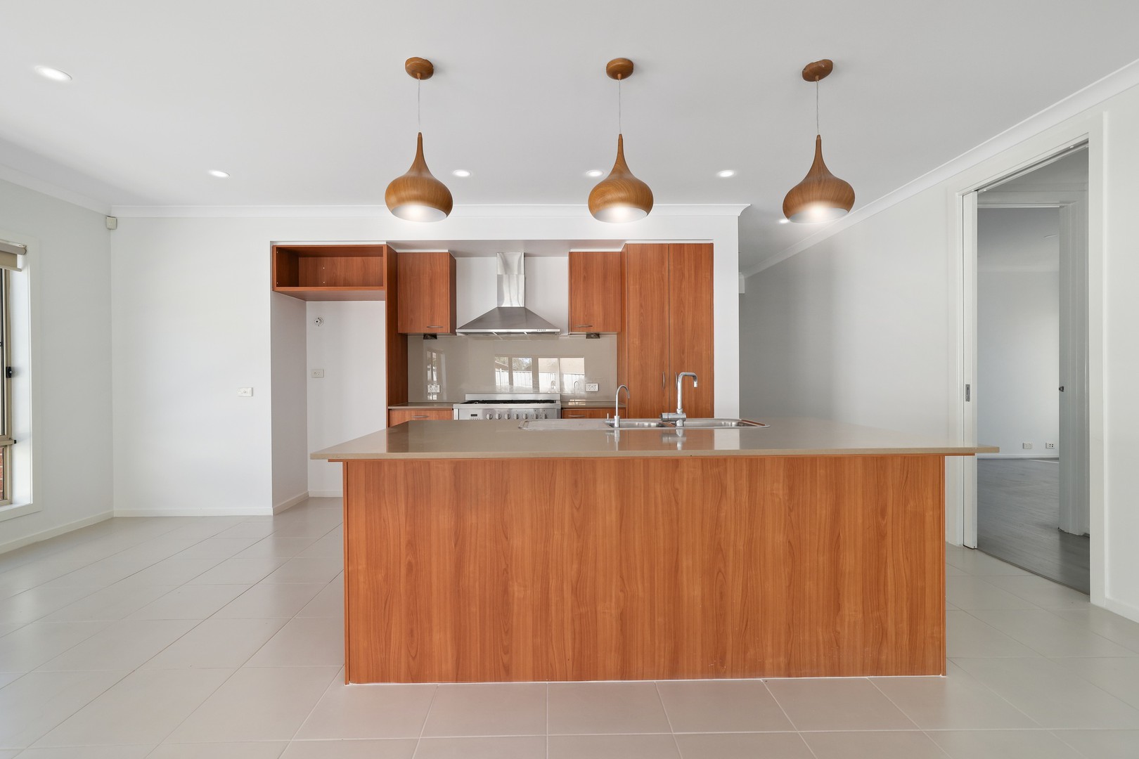8 Oakland Avenue, Point Cook, VIC 3030, Point Cook - Thumbnail 2