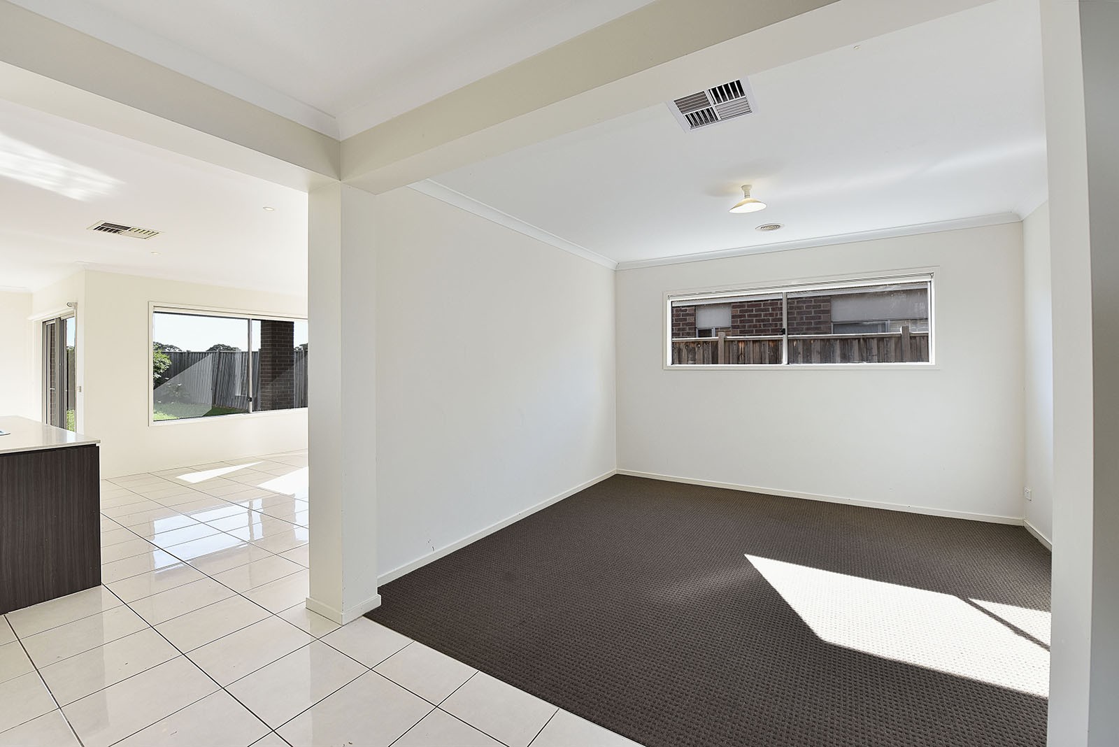 8 Oakleaf Street, Greenvale, VIC 3059, Greenvale - Thumbnail 3