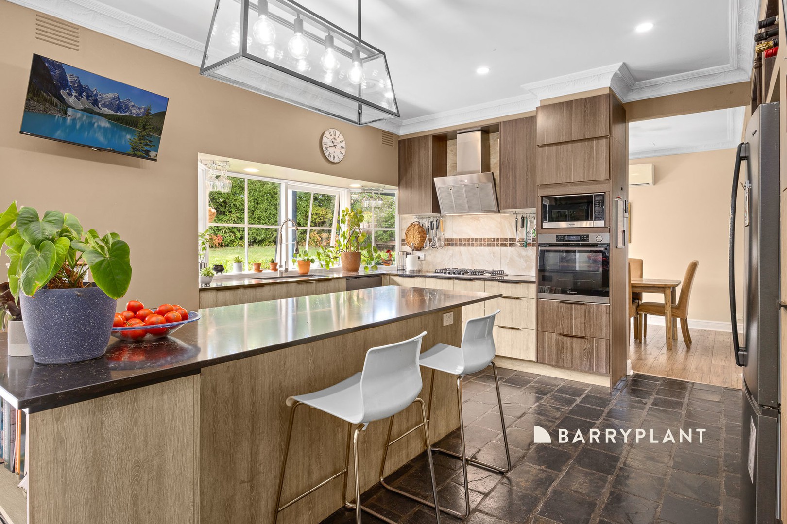 8 Olinda Place, Frankston, VIC 3199 - Thumbnail 2 - 19/02/2026