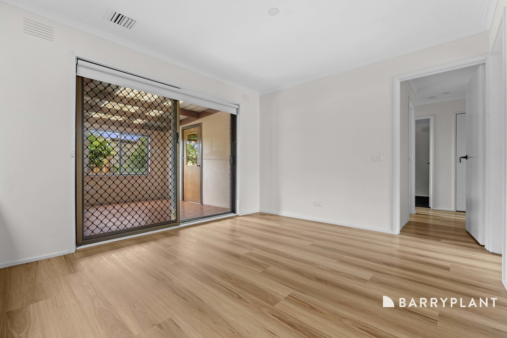 8 Olive Court, Epping, VIC 3076 - Thumbnail 2 - 10/04/2026