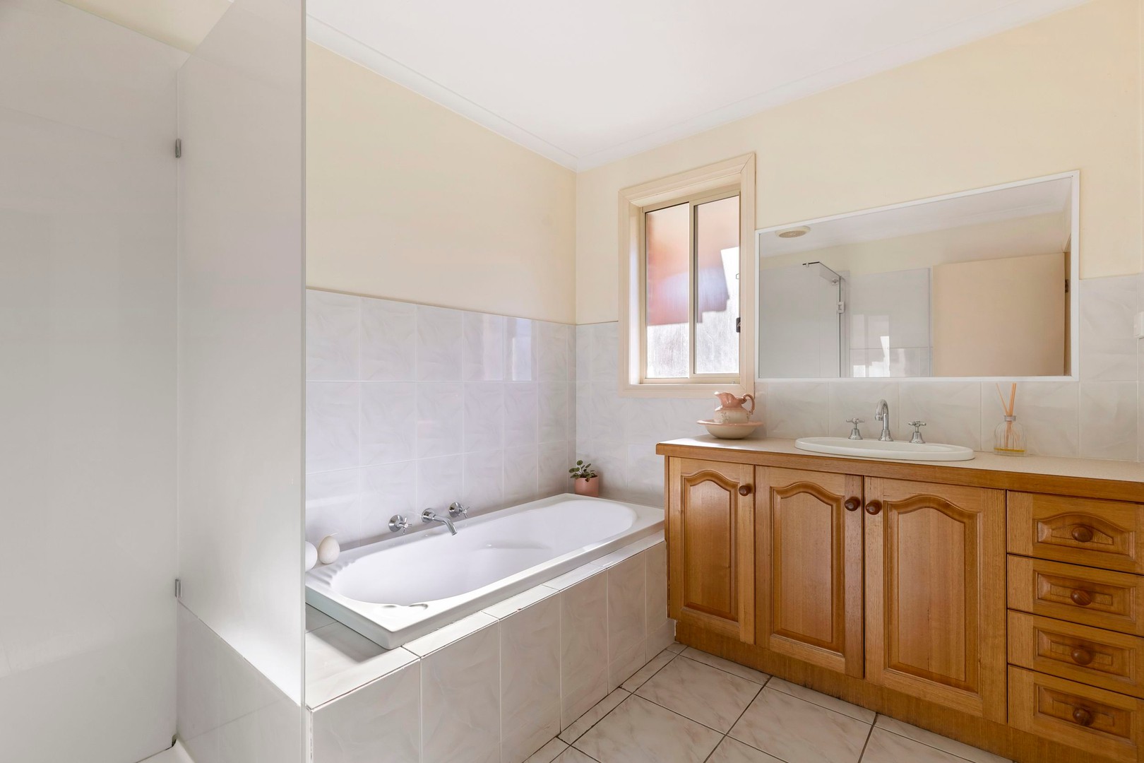 8 Overland Place, Keilor East, VIC 3033, Keilor East - Thumbnail 4
