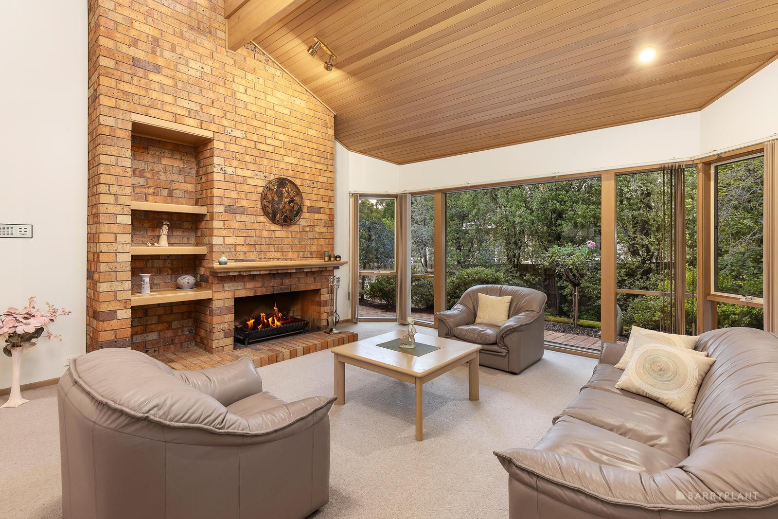 8 Parklands Close, Donvale, VIC 3111, Donvale - Thumbnail 2
