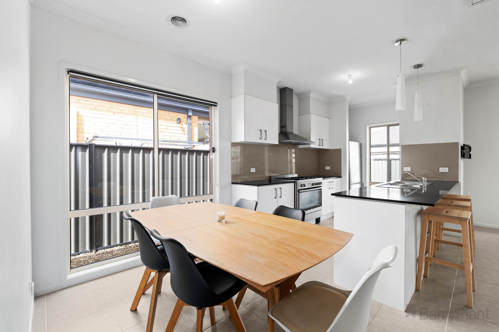 8 Paso Grove, Clyde North, VIC 3978, Clyde North - Thumbnail 3