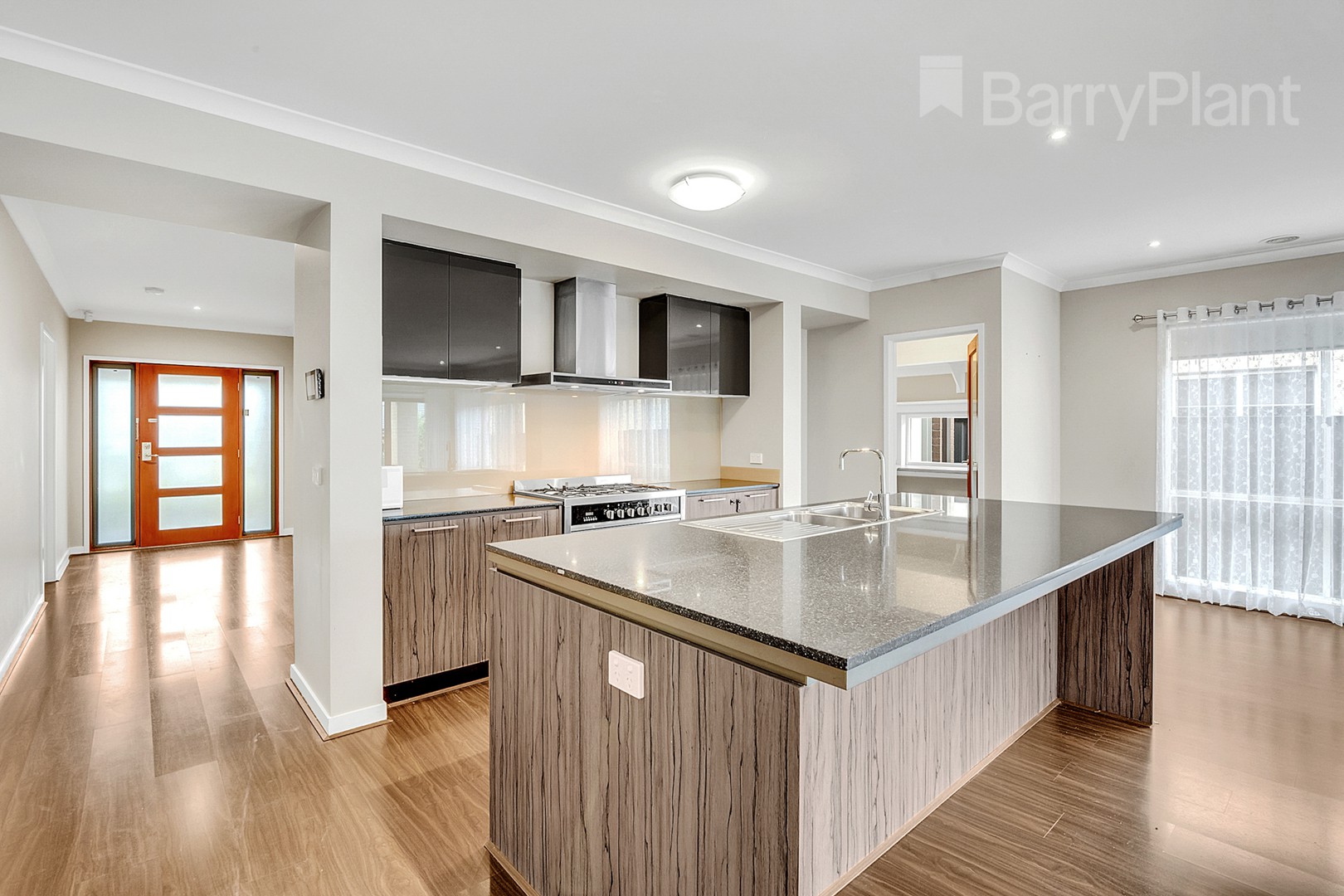 8 Penfold Street, Craigieburn, VIC 3064, Craigieburn - Thumbnail 8
