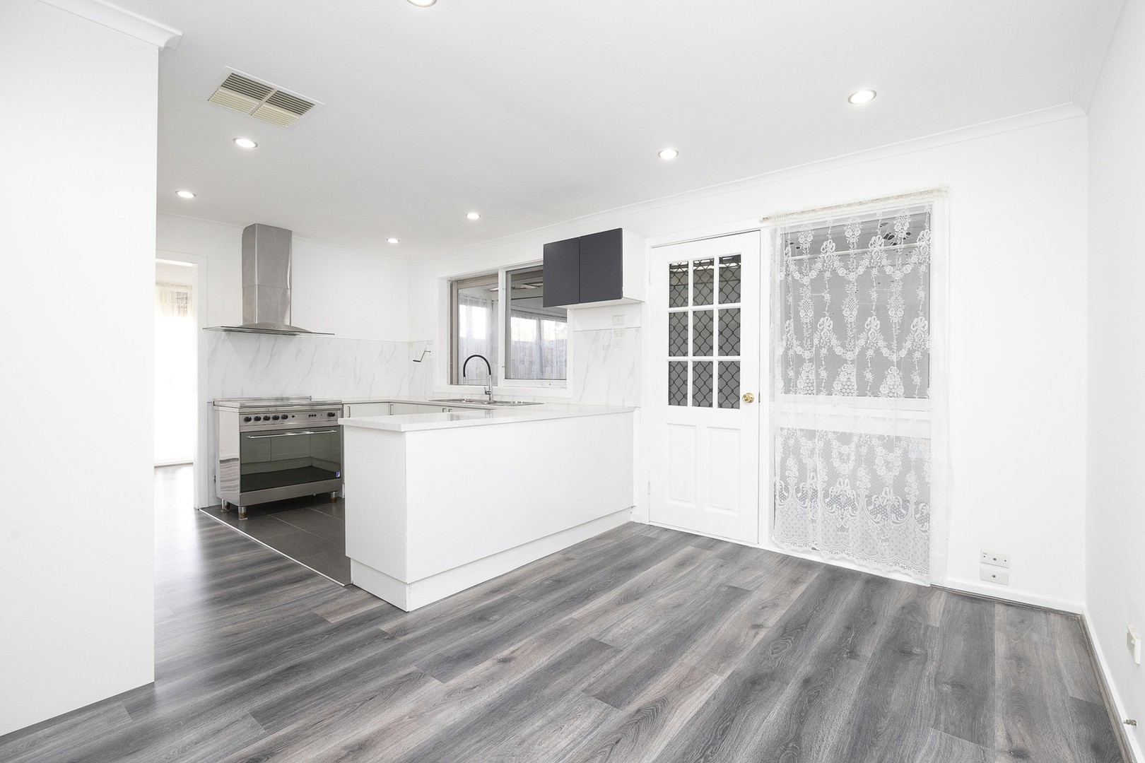 8 Phyllis Parade, Deer Park, VIC 3023, Deer Park - Thumbnail 4