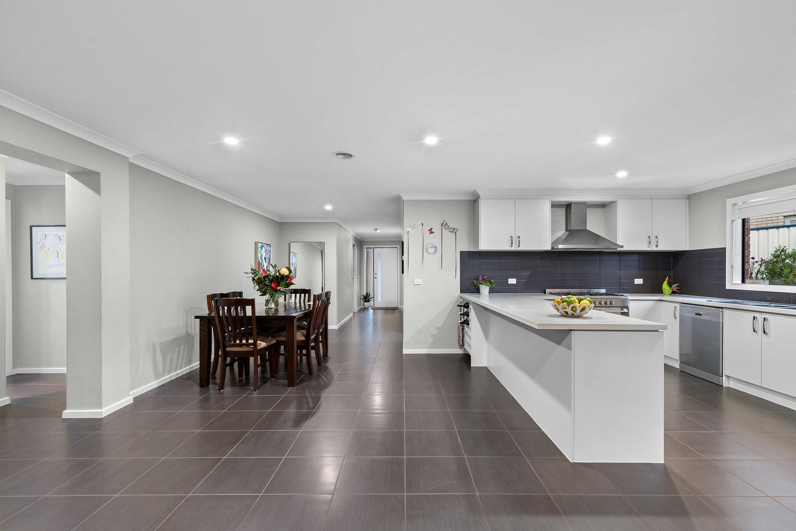 8 Pilgrim Drive, Hillside, VIC 3037, Hillside - Thumbnail 2