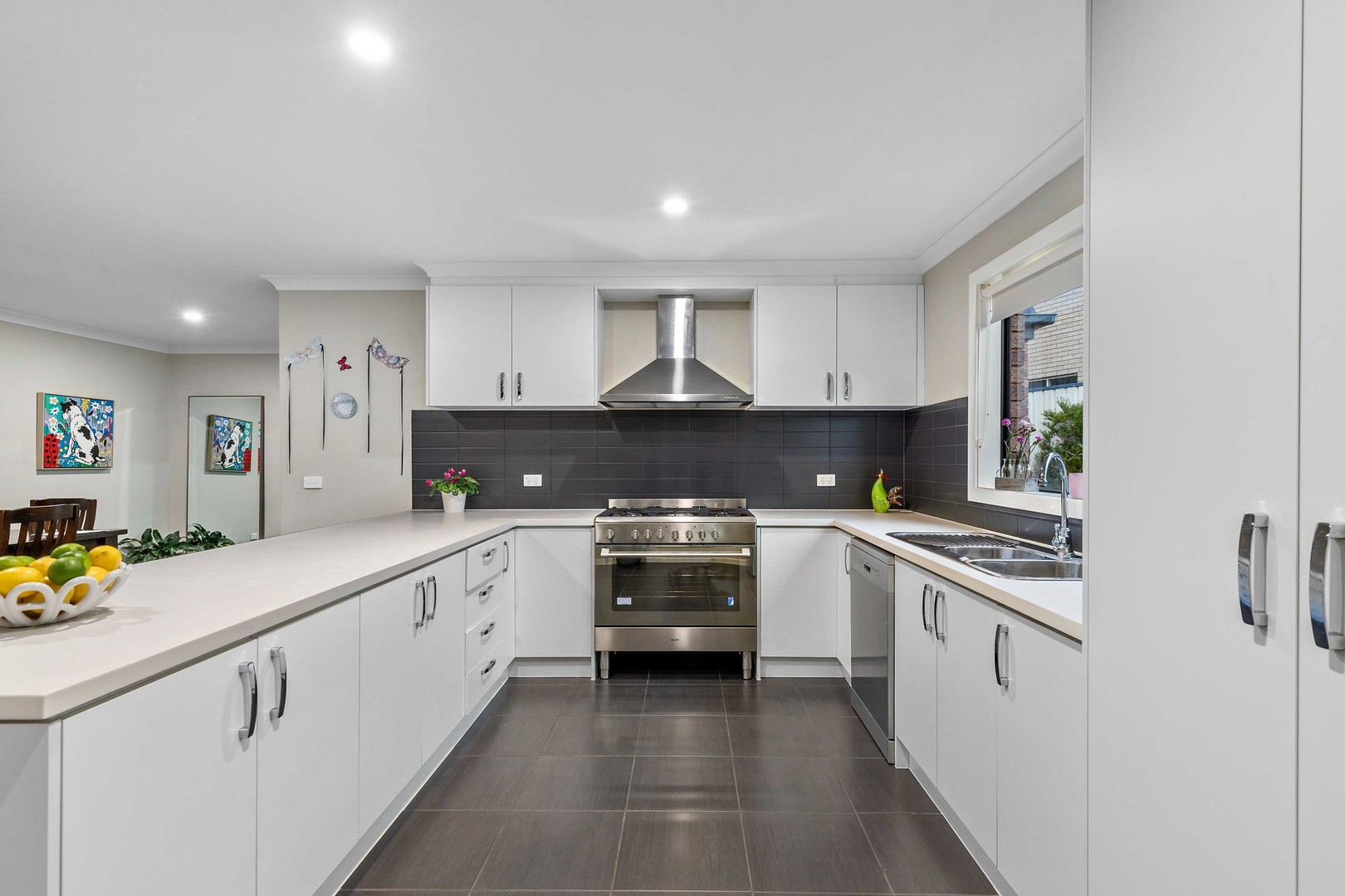 8 Pilgrim Drive, Hillside, VIC 3037, Hillside - Thumbnail 4