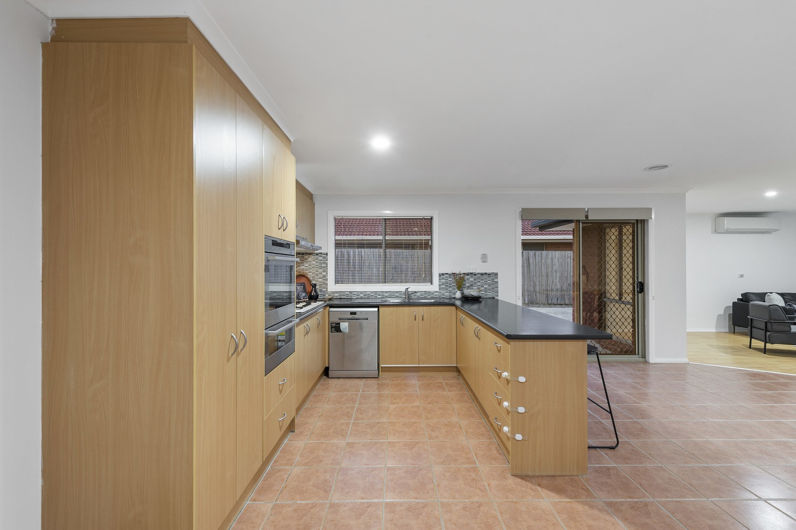 8 Pimelea WayHillside, VIC 3037, Hillside - Thumbnail 6