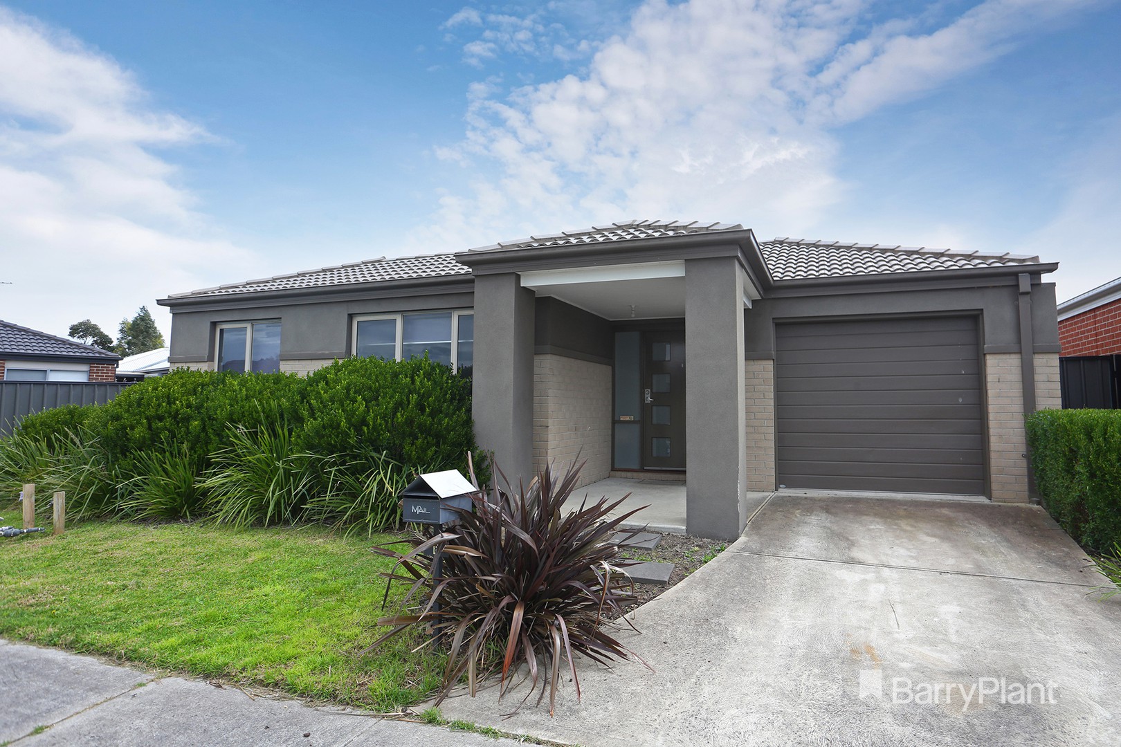 8 Pinnacle Drive, Pakenham, VIC 3810, Pakenham - Thumbnail 2
