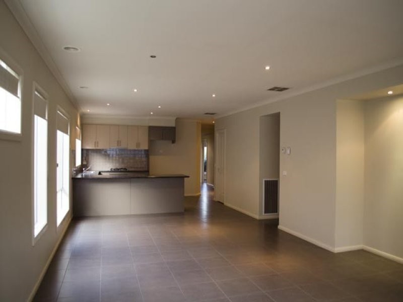 8 Platt Close, Pakenham, VIC 3810, Pakenham - Thumbnail 4