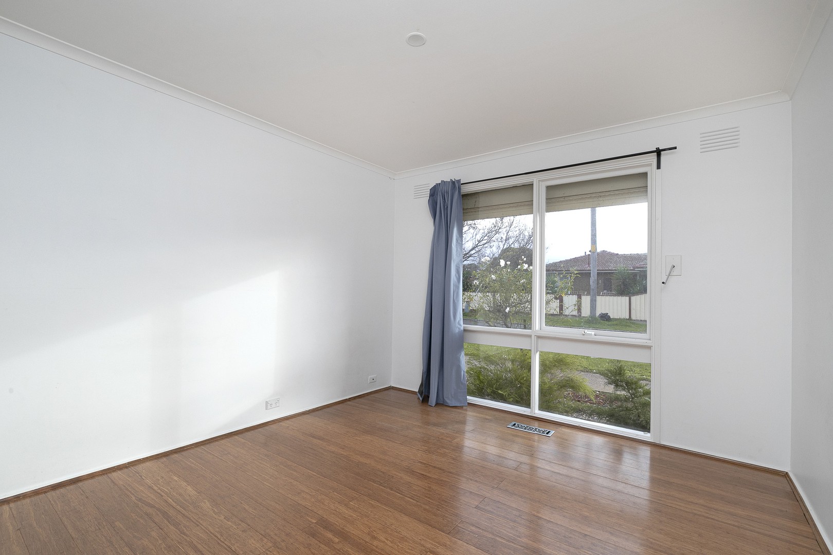 8 Porter Street, Melton South, VIC 3338, Melton South - Thumbnail 4