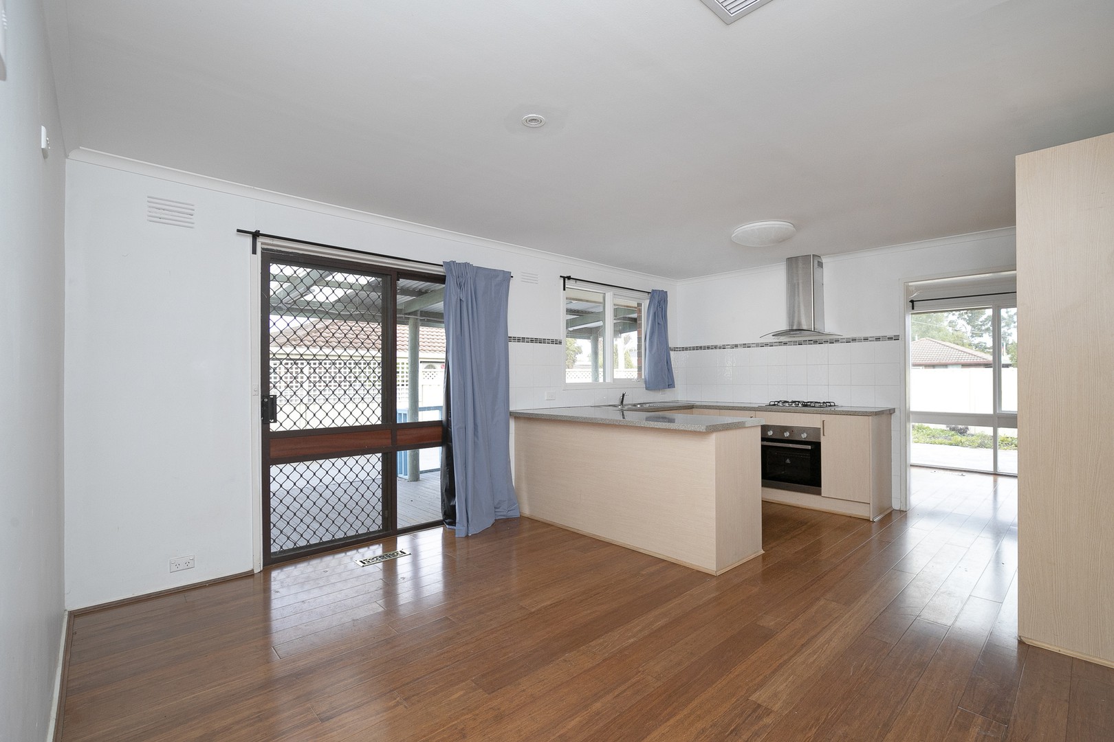 8 Porter Street, Melton South, VIC 3338, Melton South - Thumbnail 6