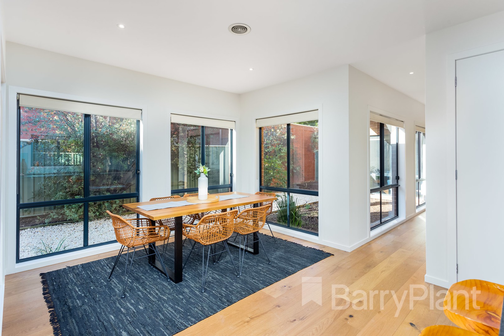 8 Portmans Lane, Point Cook, VIC 3030, Point Cook - Thumbnail 5