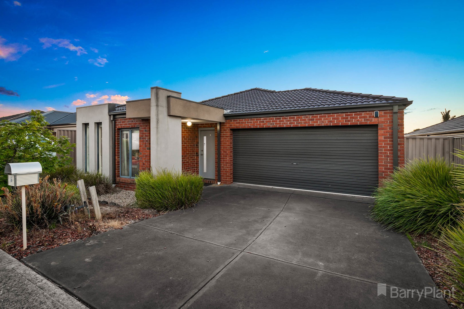 8 Quirk Road, Pakenham, VIC 3810, Pakenham - Thumbnail 2
