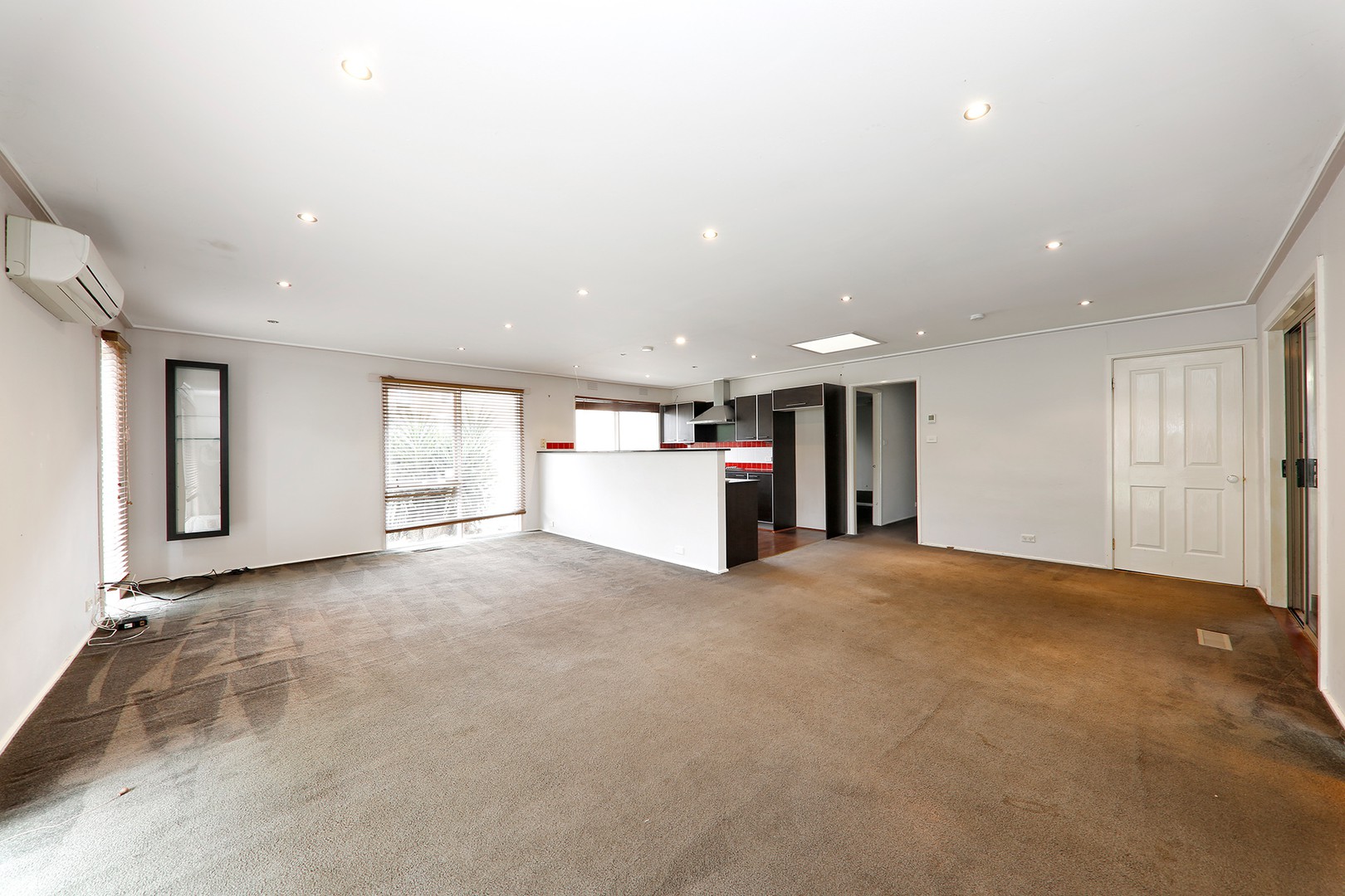 8 Radleigh Drive, Wheelers Hill, VIC 3150 - Thumbnail 1 - 14/09/2024