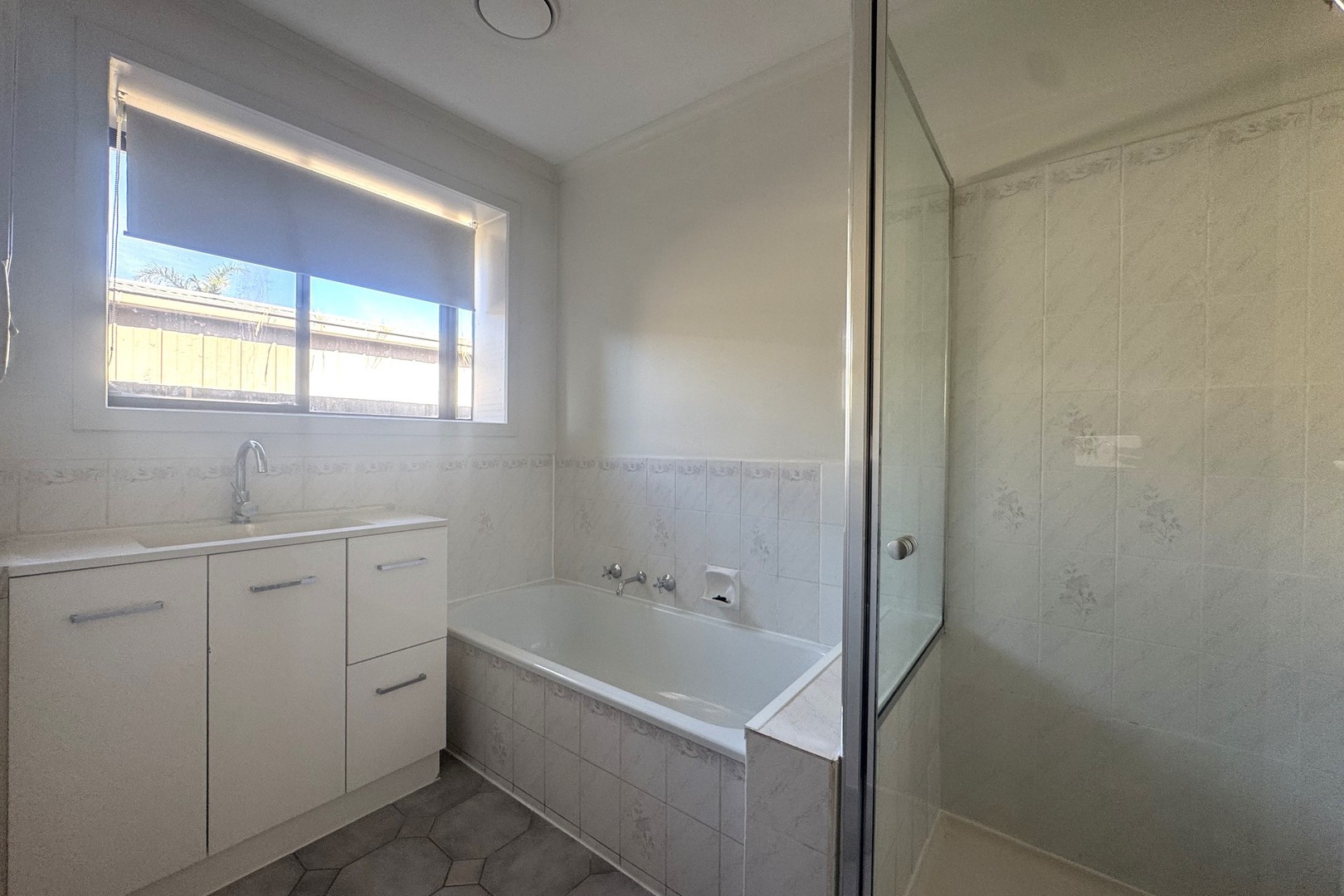 8 Ramona Place, Melton West, VIC 3337, Melton West - Thumbnail 7